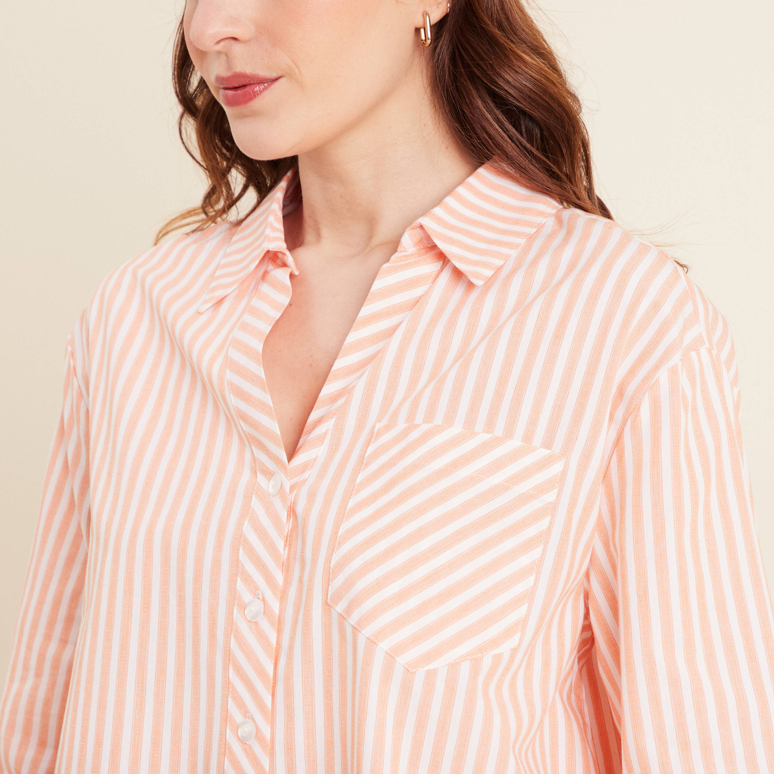 CHEMISIER FEMME À manches courtes avec détails volants tendance et