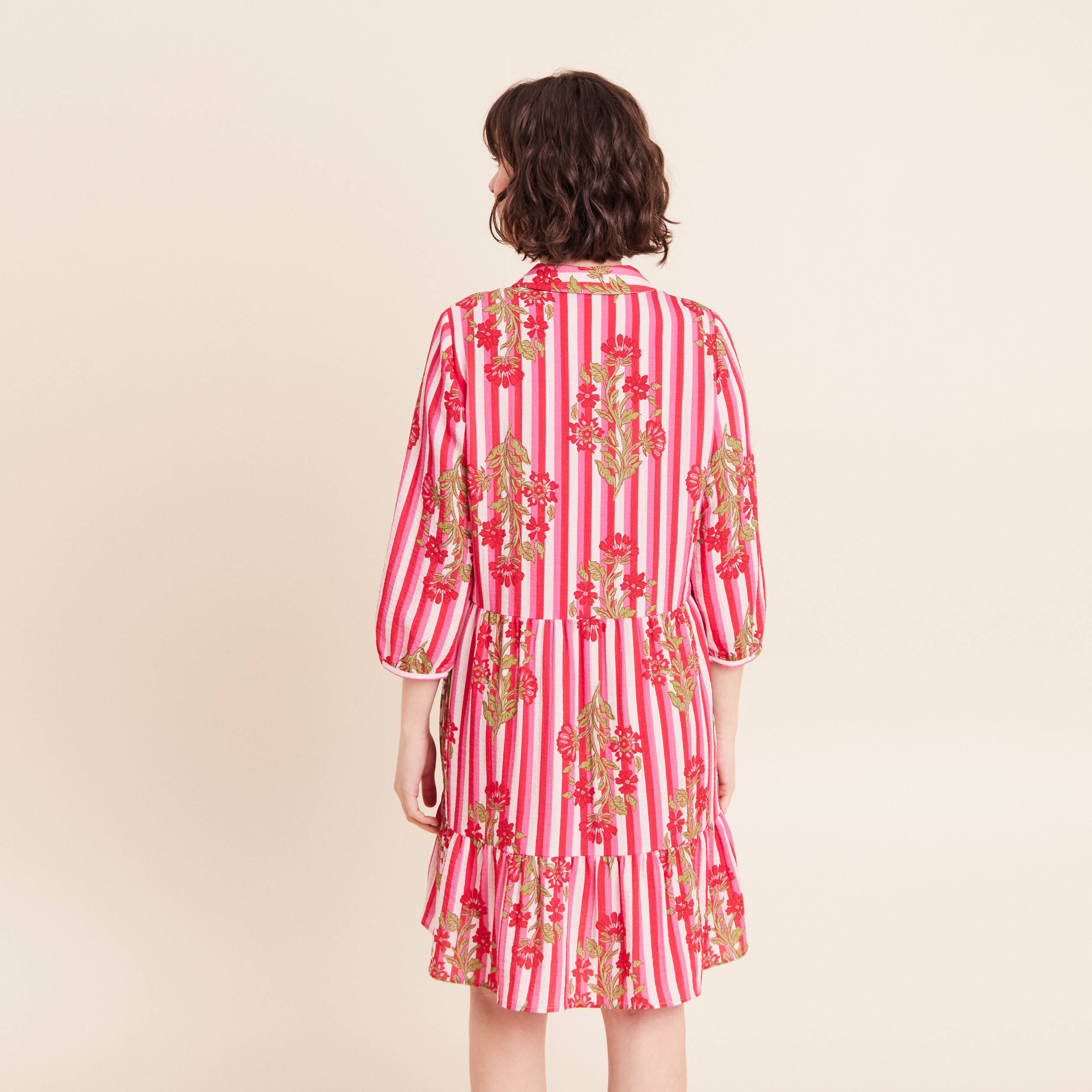 Robe courte &eacute;vas&eacute;e manches 3/4 rose femme