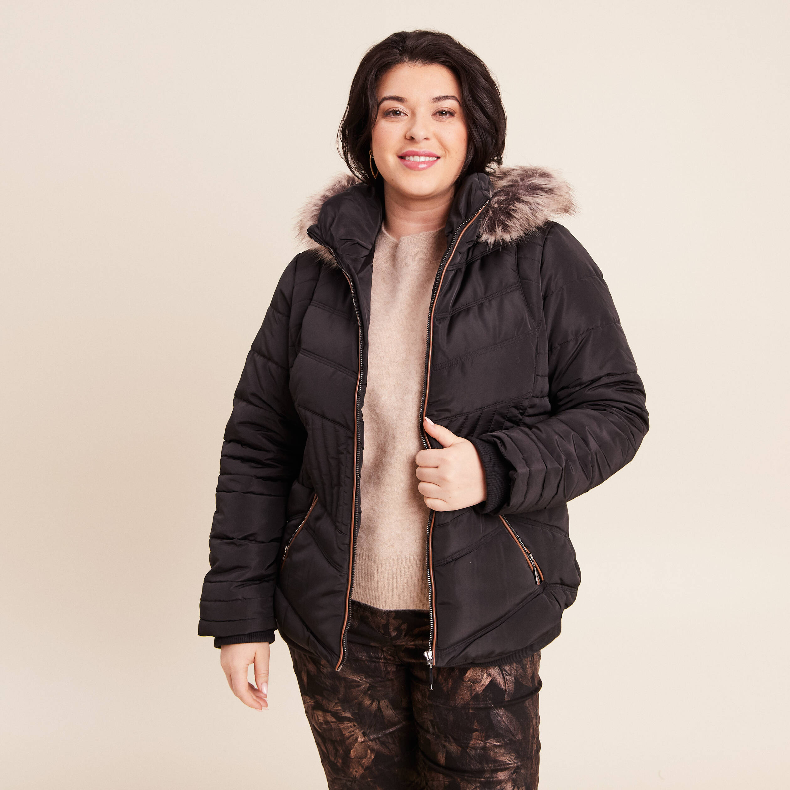 Doudoune droite d&eacute;perlante &agrave; capuche noir femme