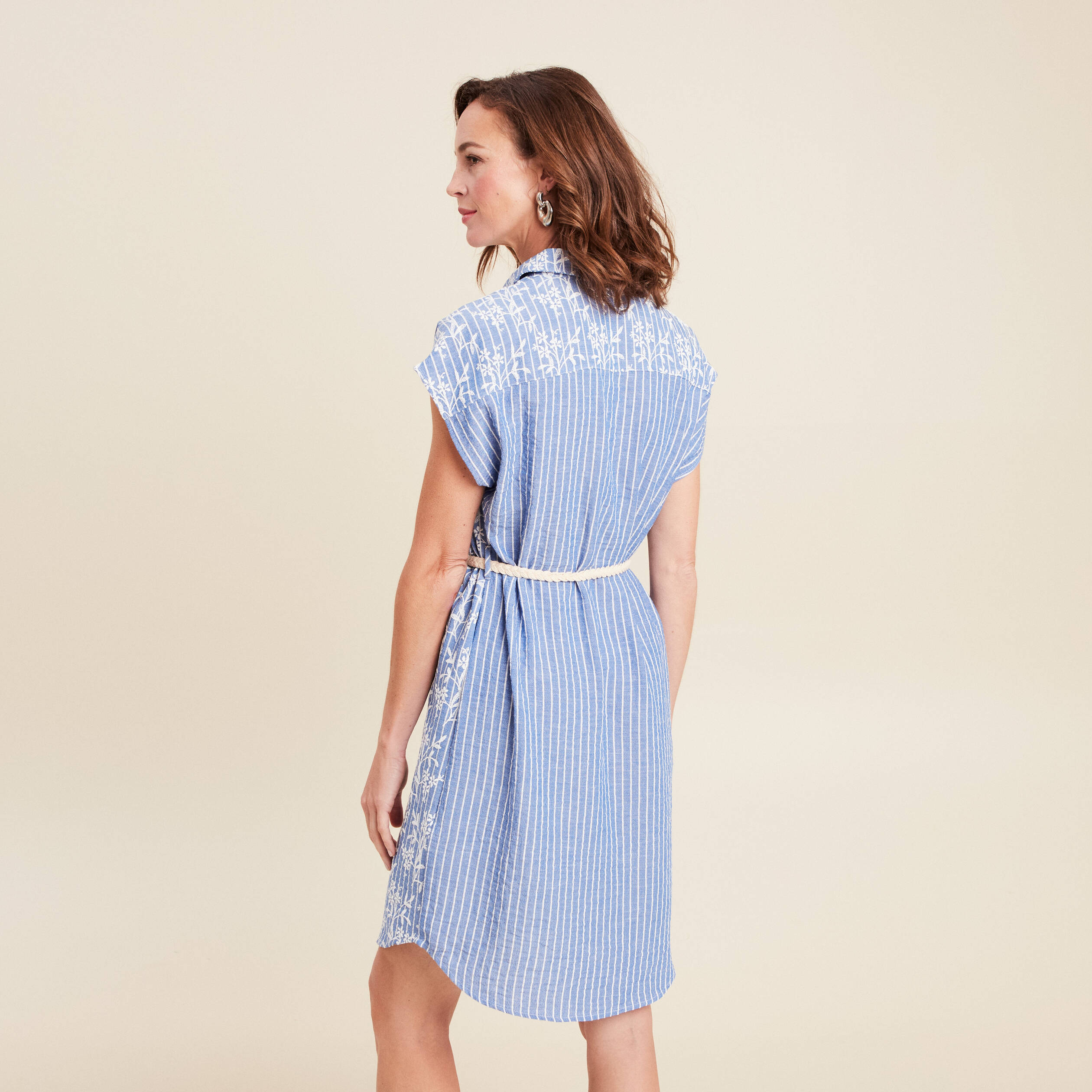 robe droite courte col chemise ceinture bleu clair femme Robe droite courte col chemise ceinture bleu clair femme
