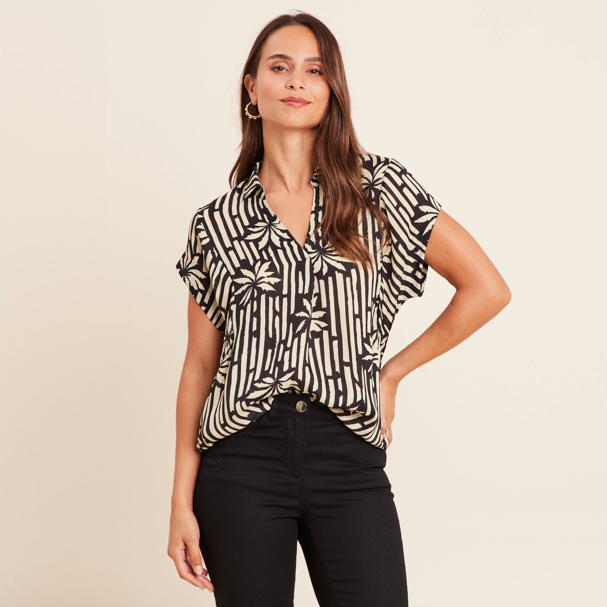 blouse en voile col v manches courtes noir femme Blouse en voile col v manches courtes noir femme