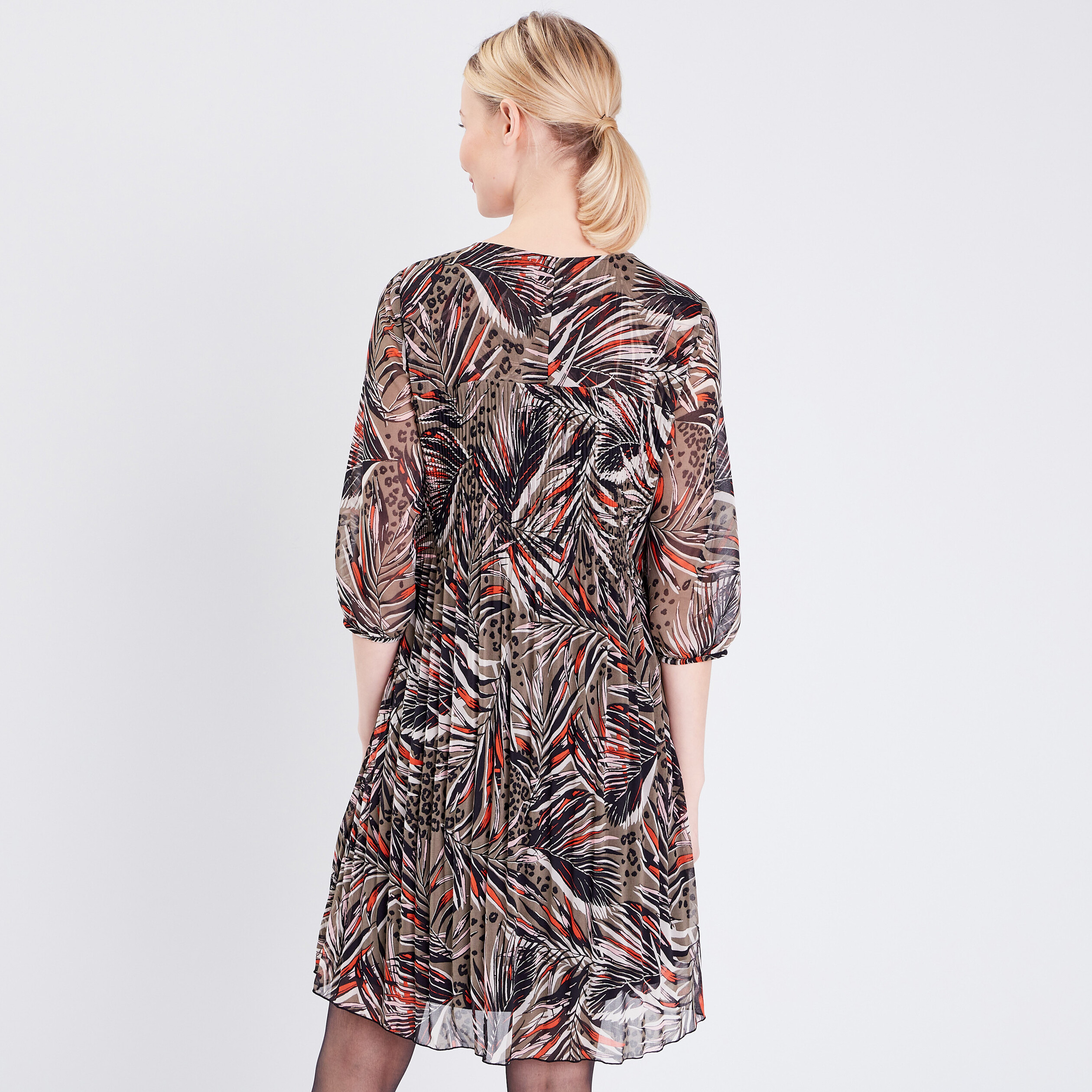 robe evasee avec plis vert fonce femme Robe évasée avec plis vert foncé femme