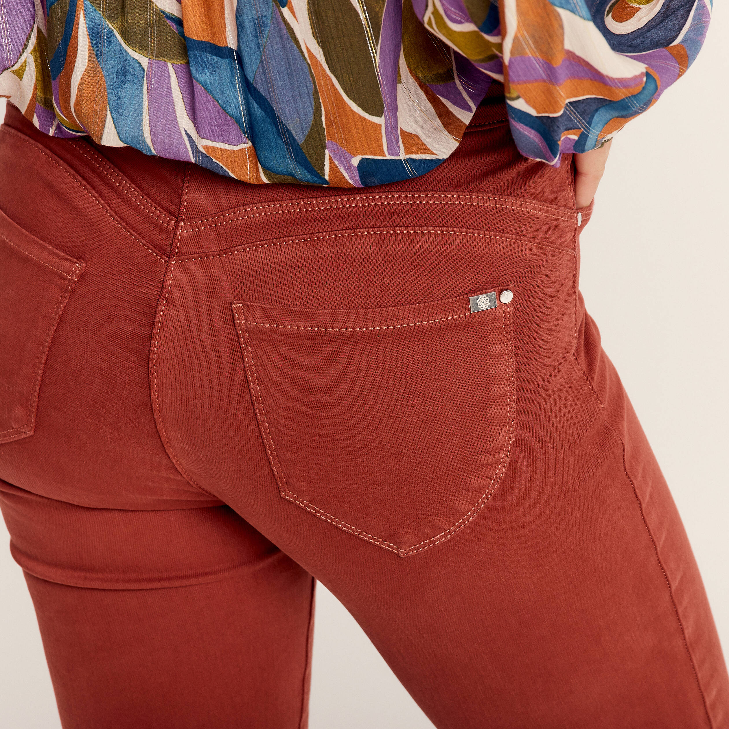 Jean magique ajusté taille standard marron cognac femme