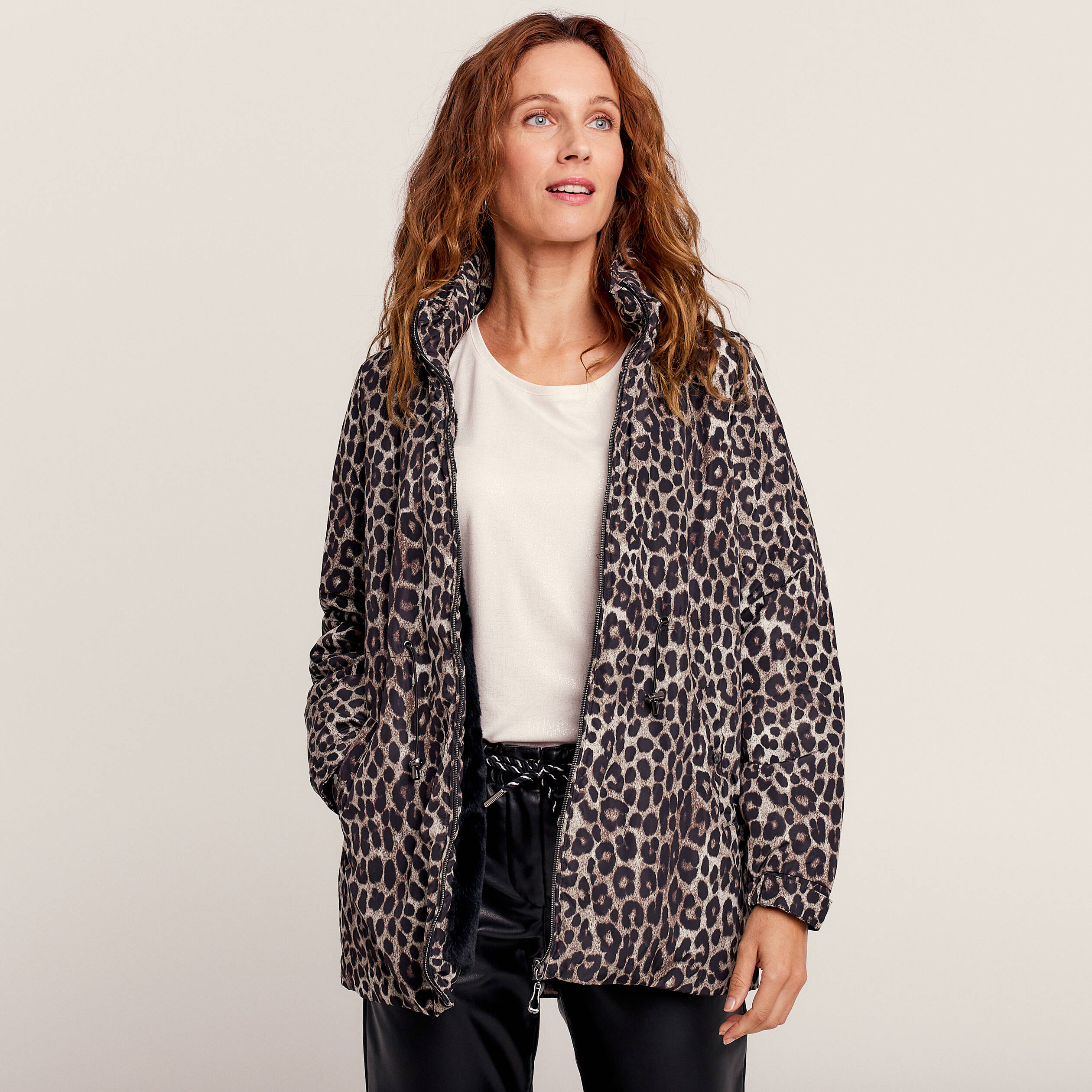 Parka cintrée doublée déperlante noir femme