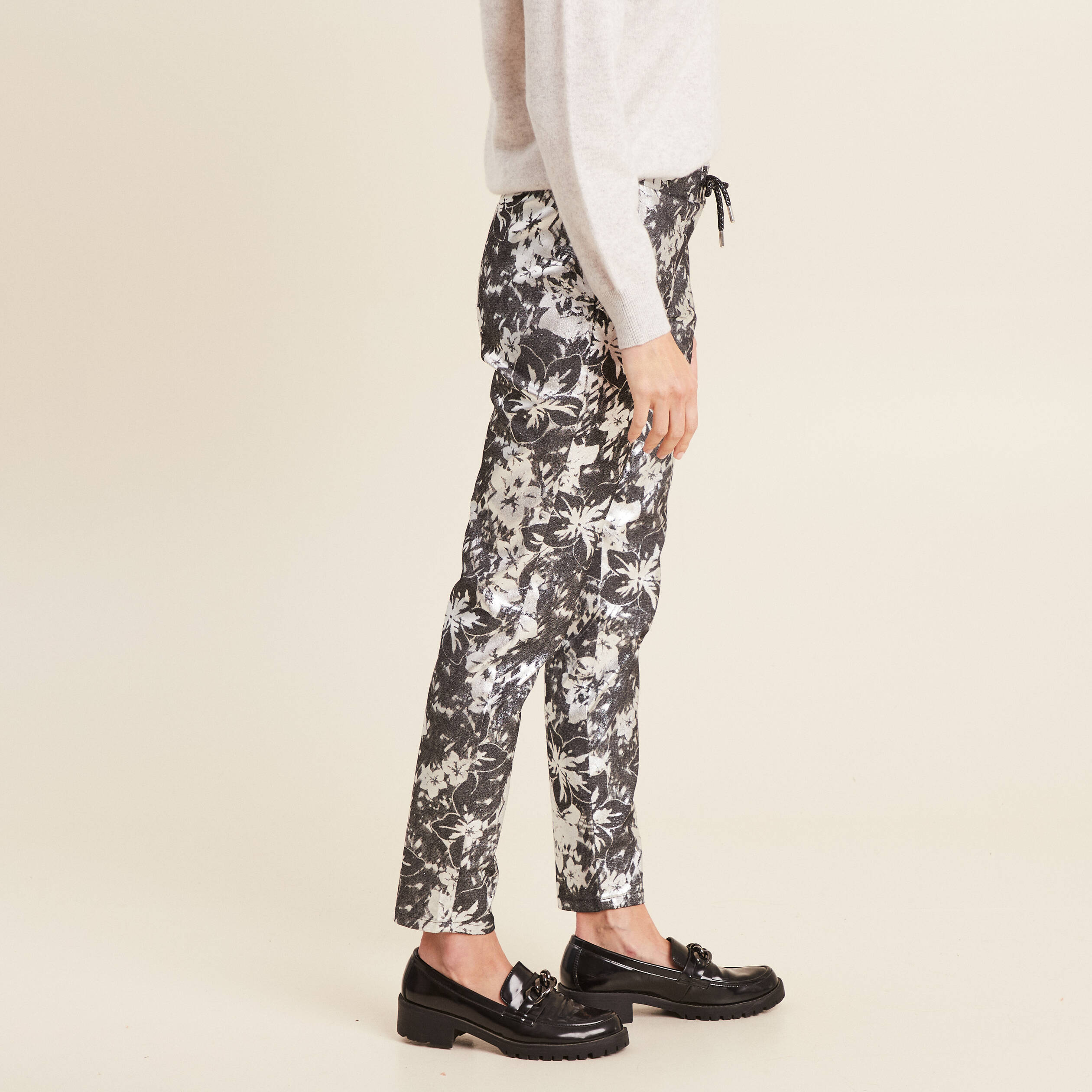 pantalon ajuste a coulisse noir femme Pantalon ajusté à coulisse noir femme