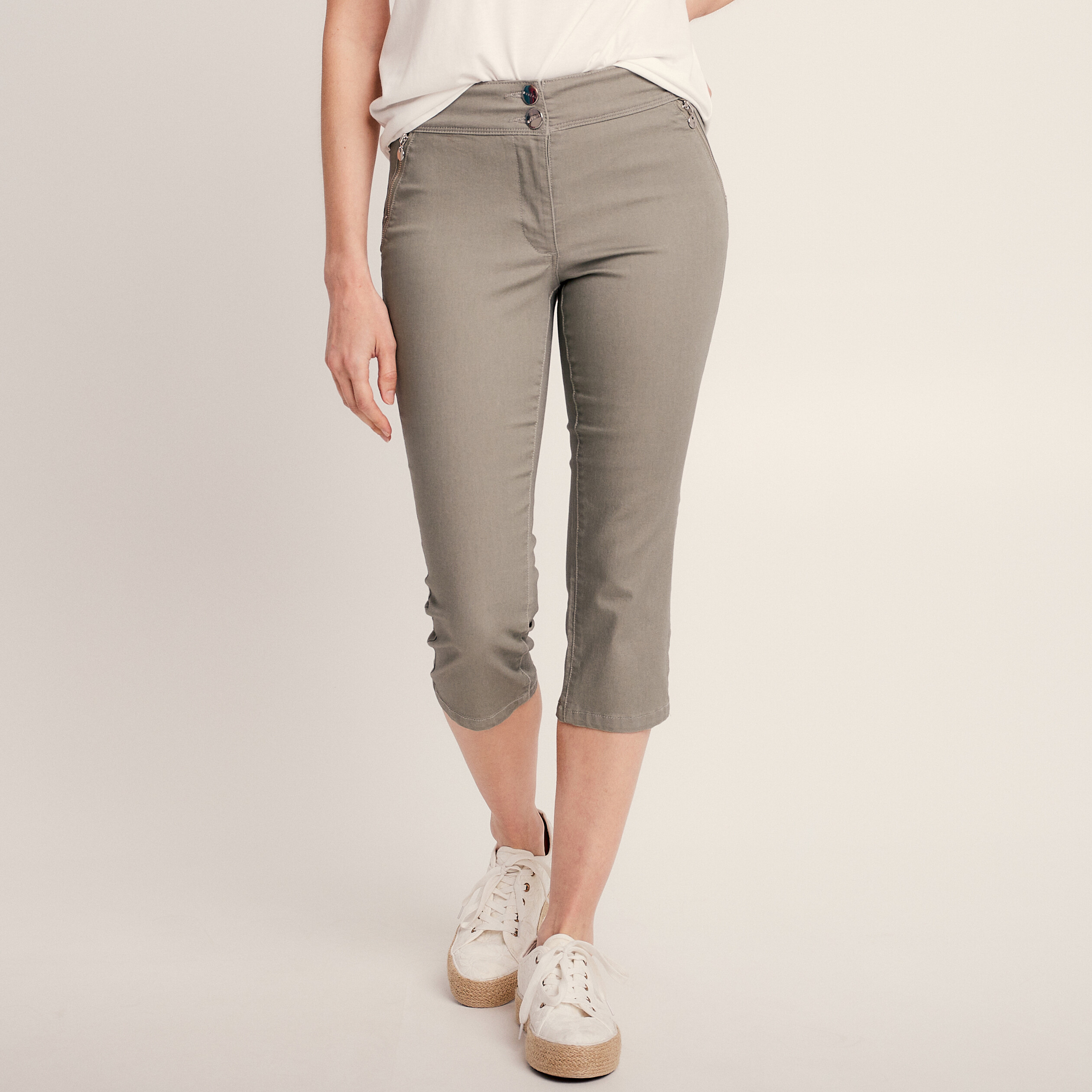 pantacourt ajuste vert clair femme Pantacourt ajusté vert clair femme