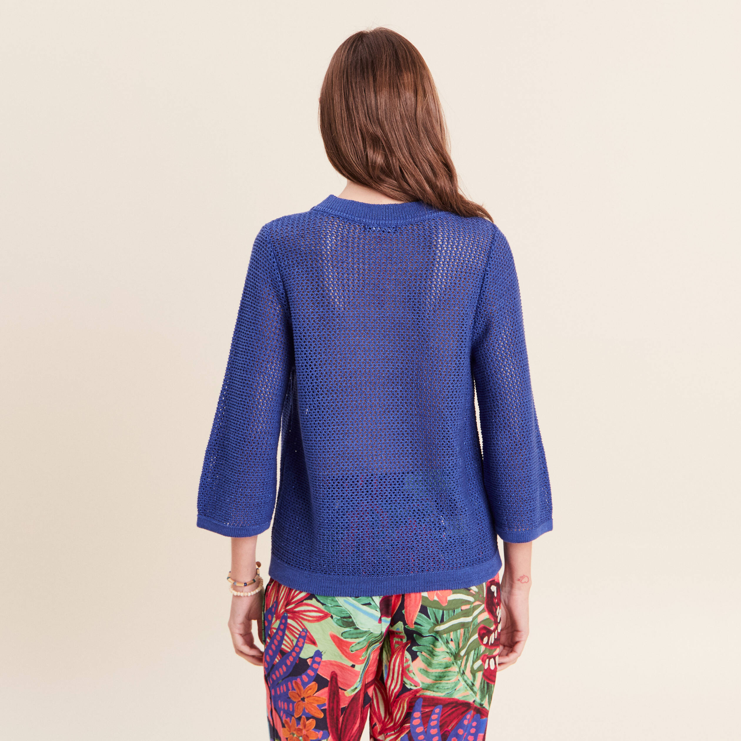 Pull ajour&eacute; col rond manches longues bleu fonc&eacute; femme