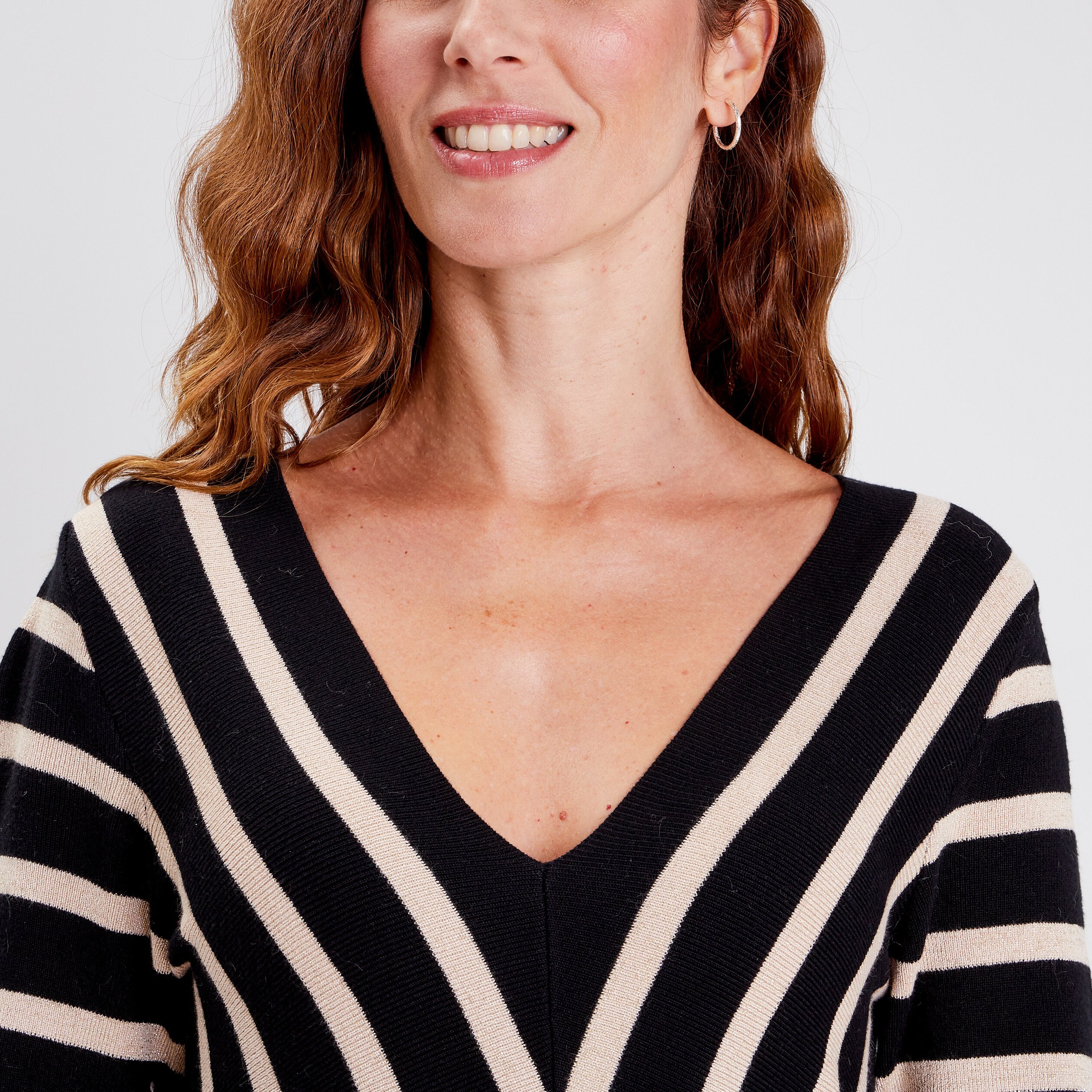 Robe pull droite ceinturée couleur or femme