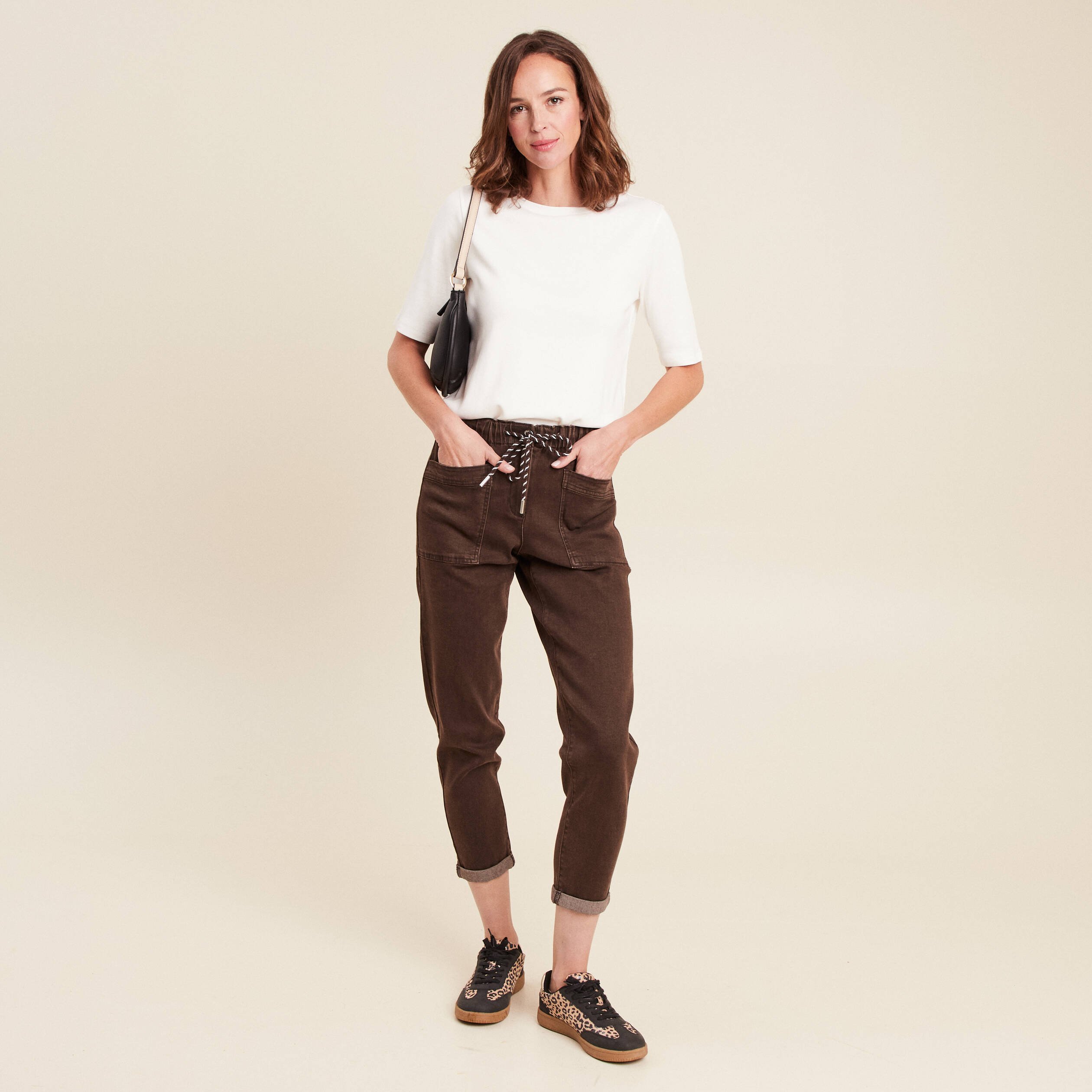 Jean large à coulisse marron foncé femme