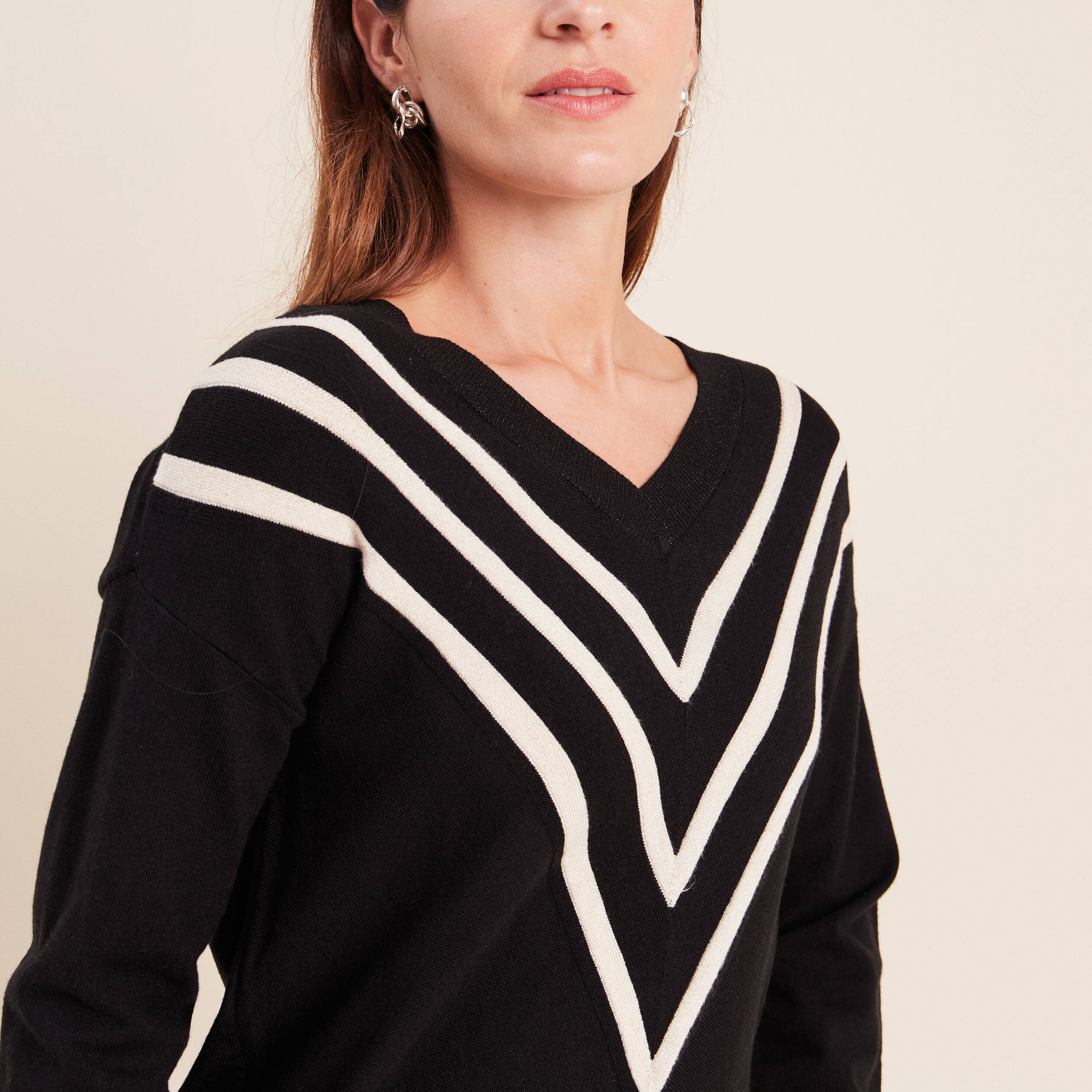 Pull col v noir femme