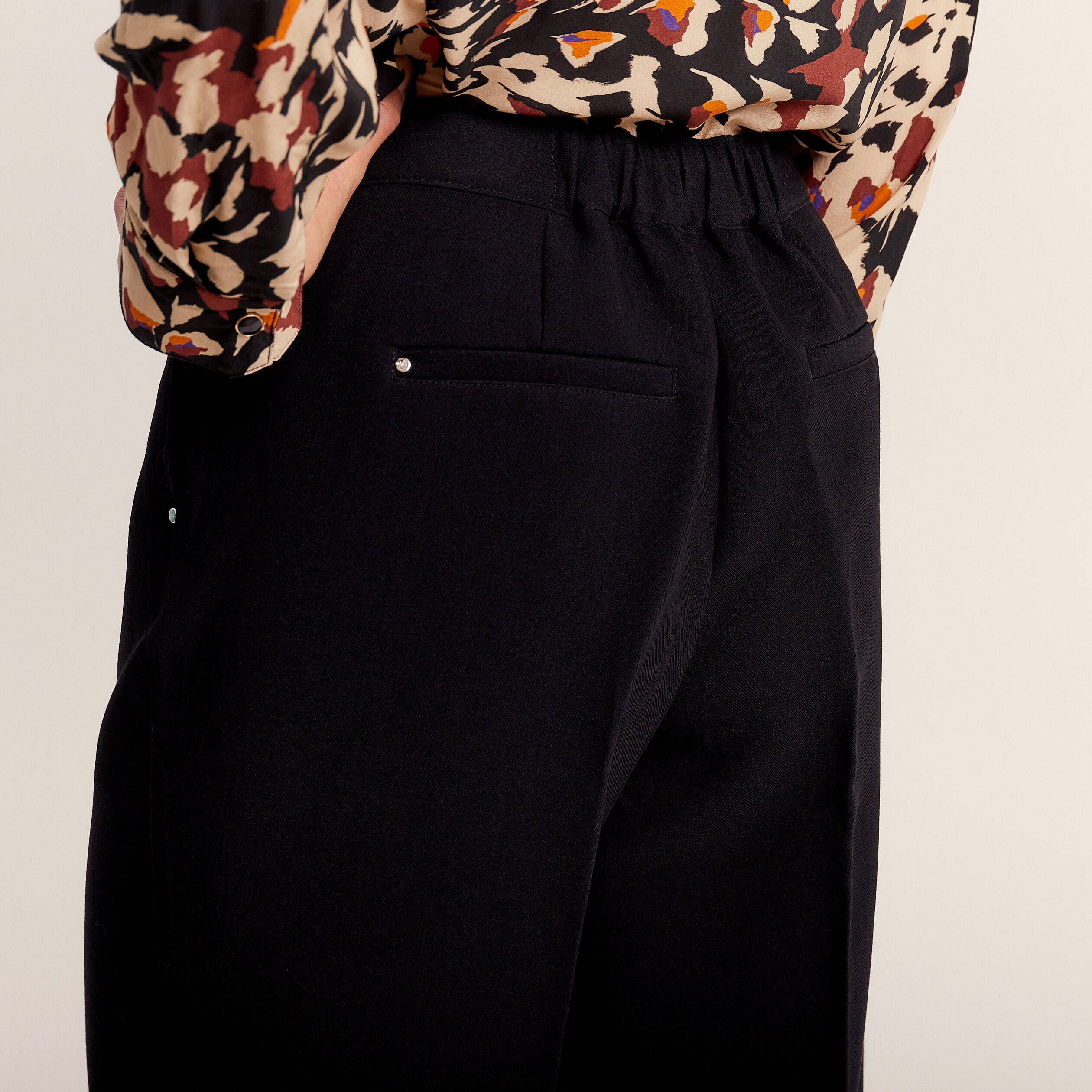Pantalon large fluide à pinces noir femme