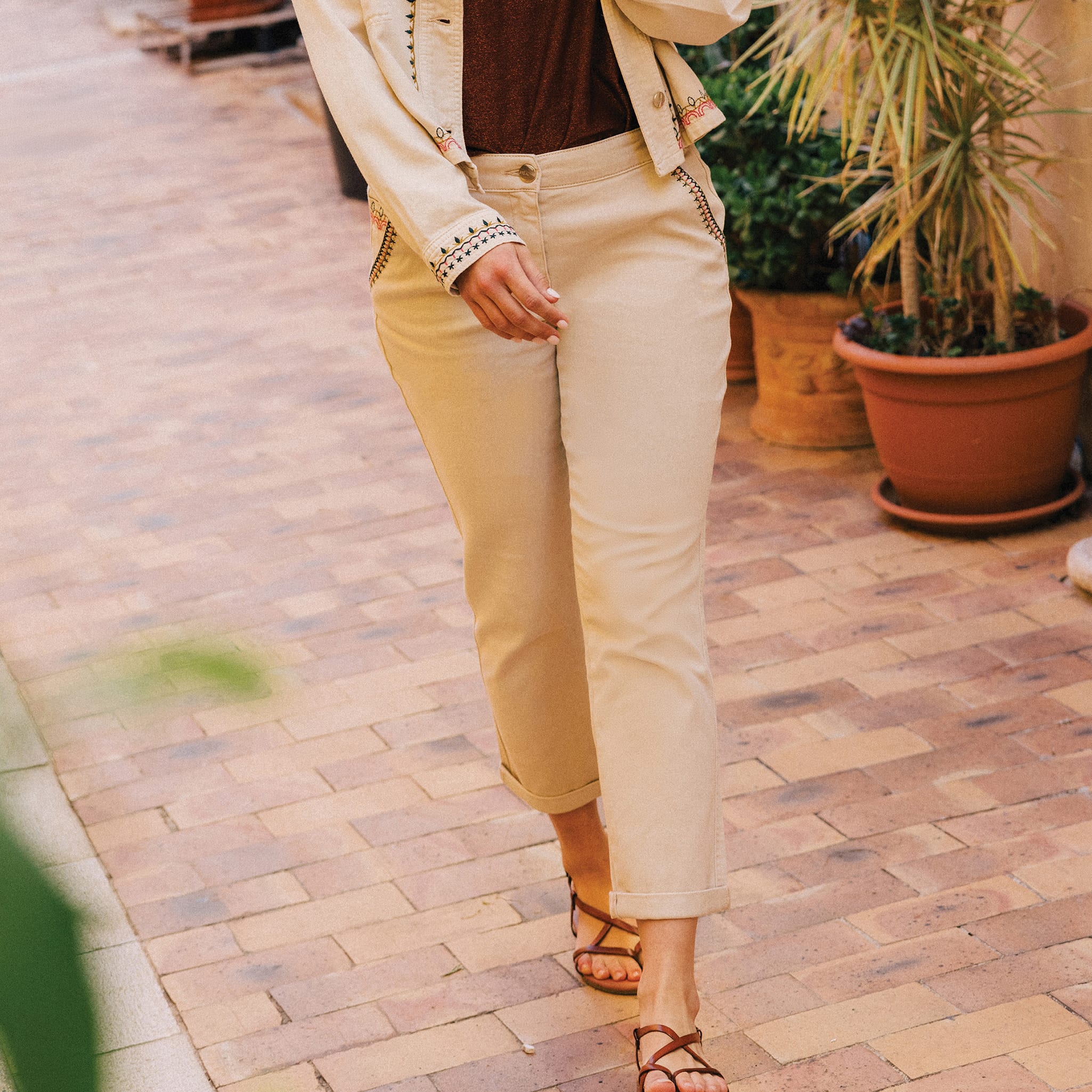 pantalon chino brode 78eme denim beige femme Pantalon chino brodé 7/8ème denim beige femme