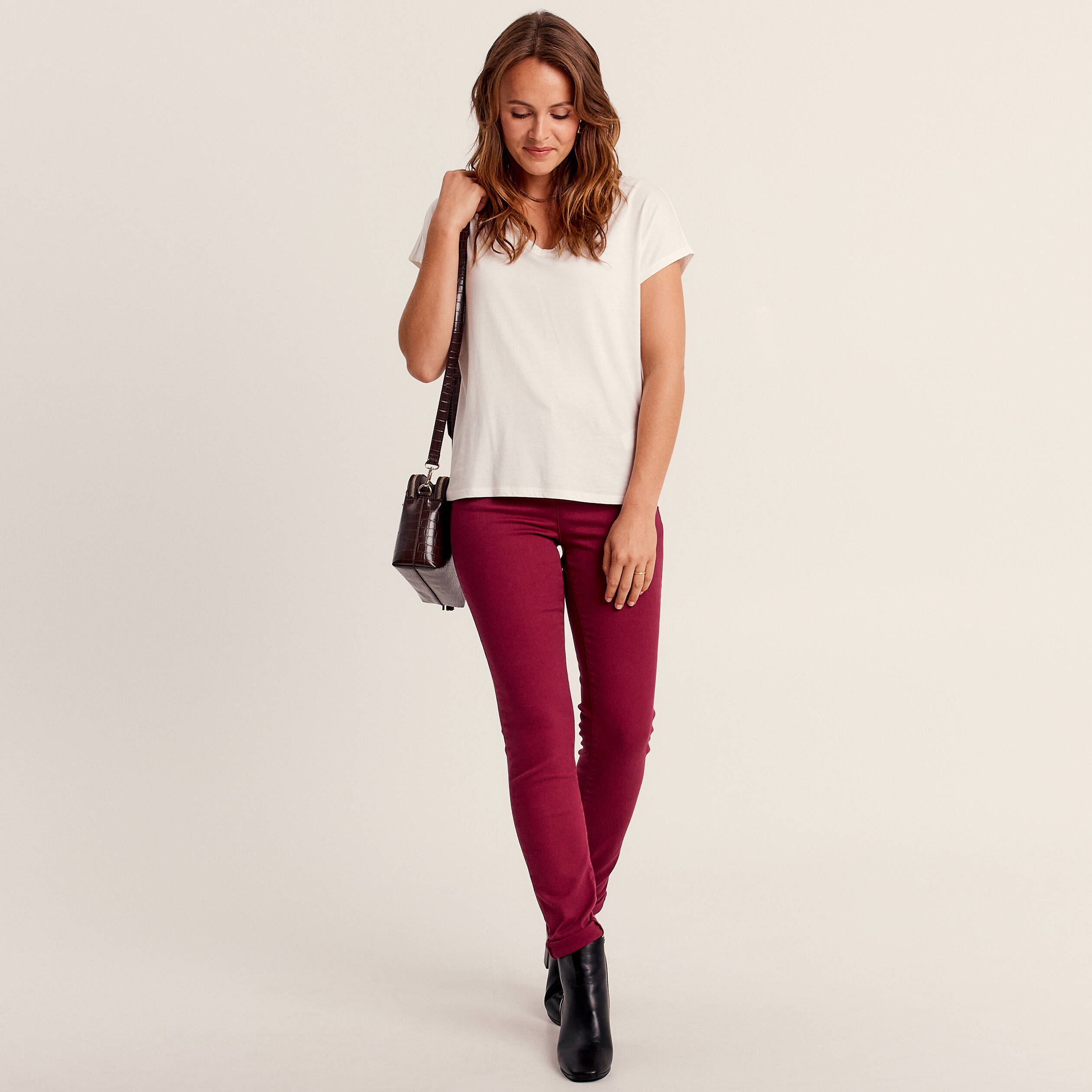 jean magique ajuste taille standard rouge fonce femme Jean magique ajusté taille standard rouge foncé femme