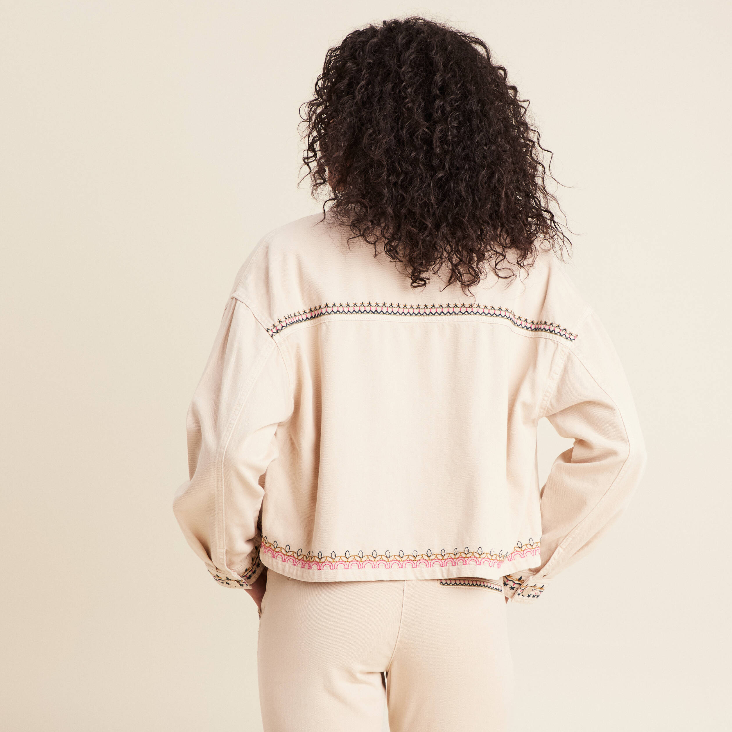 veste en jean brodee denim beige femme Veste en jean brodée denim beige femme