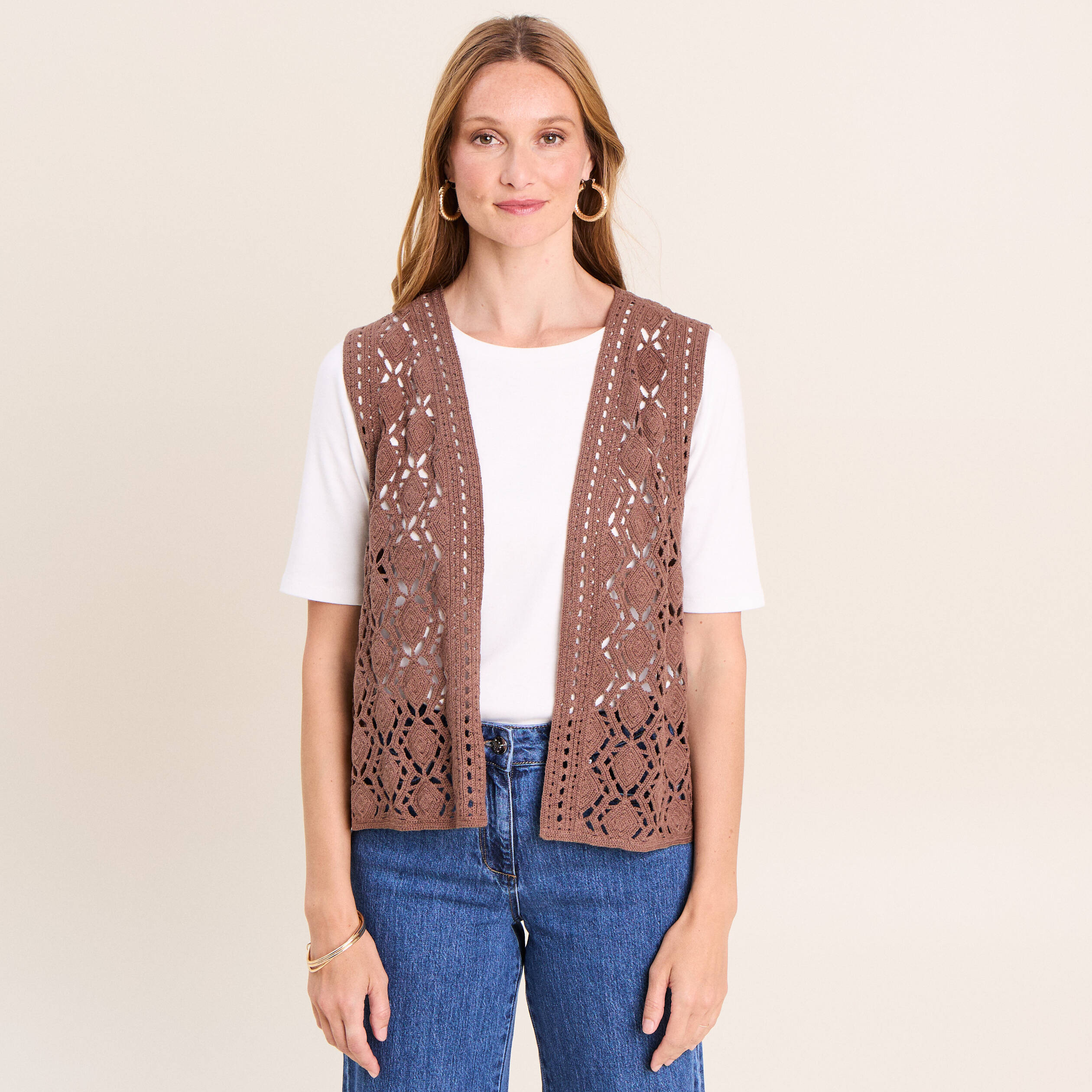 Gilet ajour&eacute; coupe droite courte marron femme