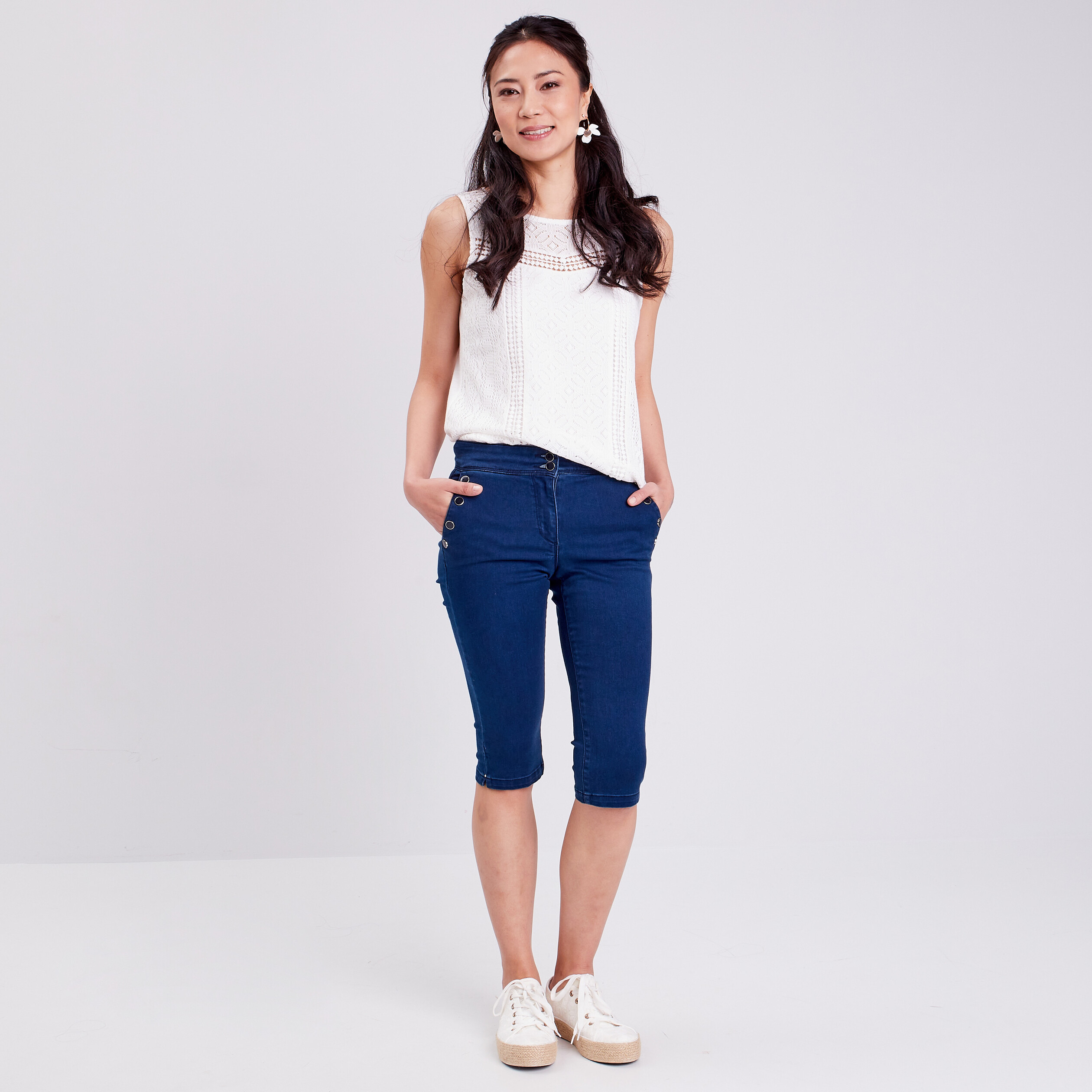 pantacourt ajuste en jean denim brut femme Pantacourt ajusté en jean denim brut femme