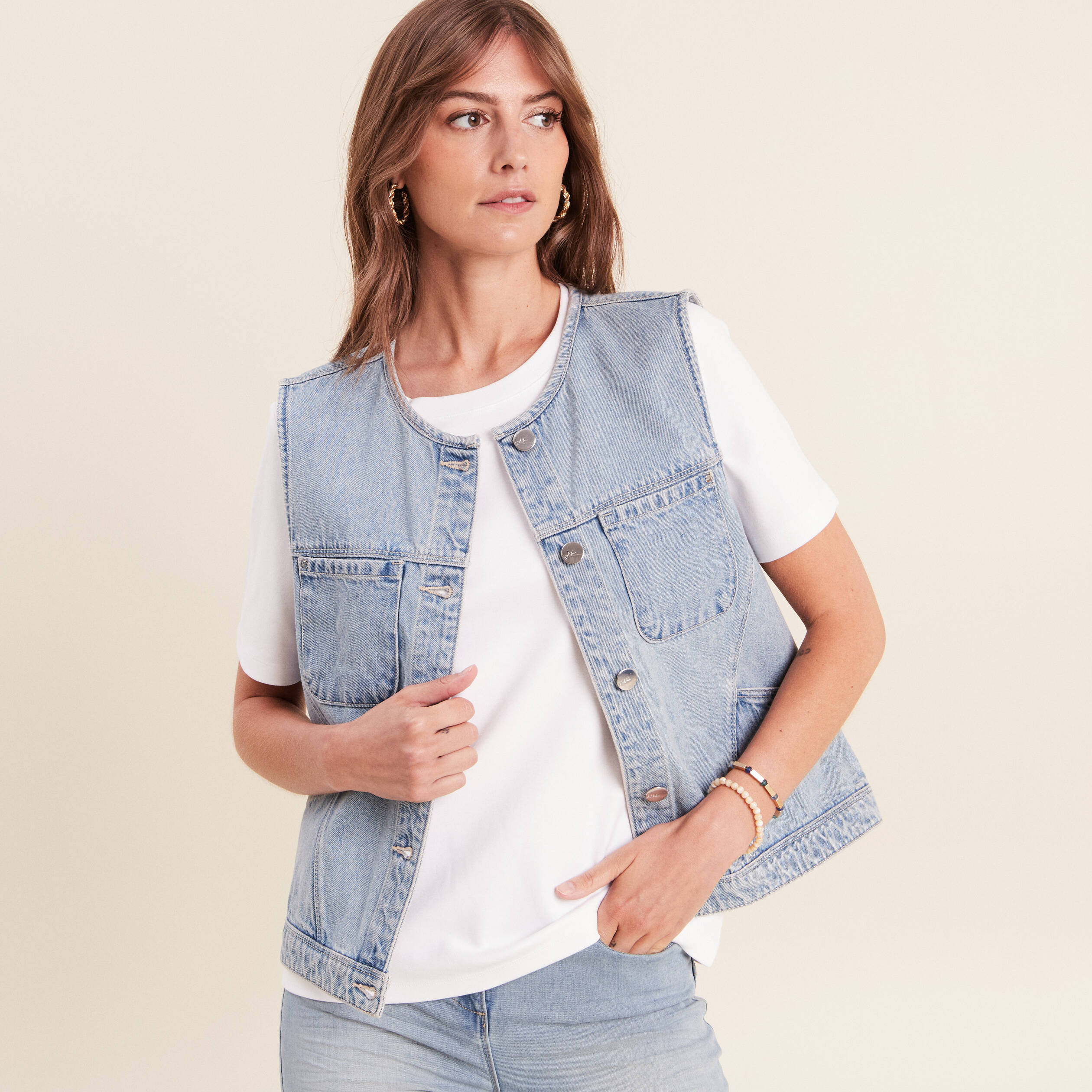 Veste cintr&eacute;e sans manches en jean denim double stone femme