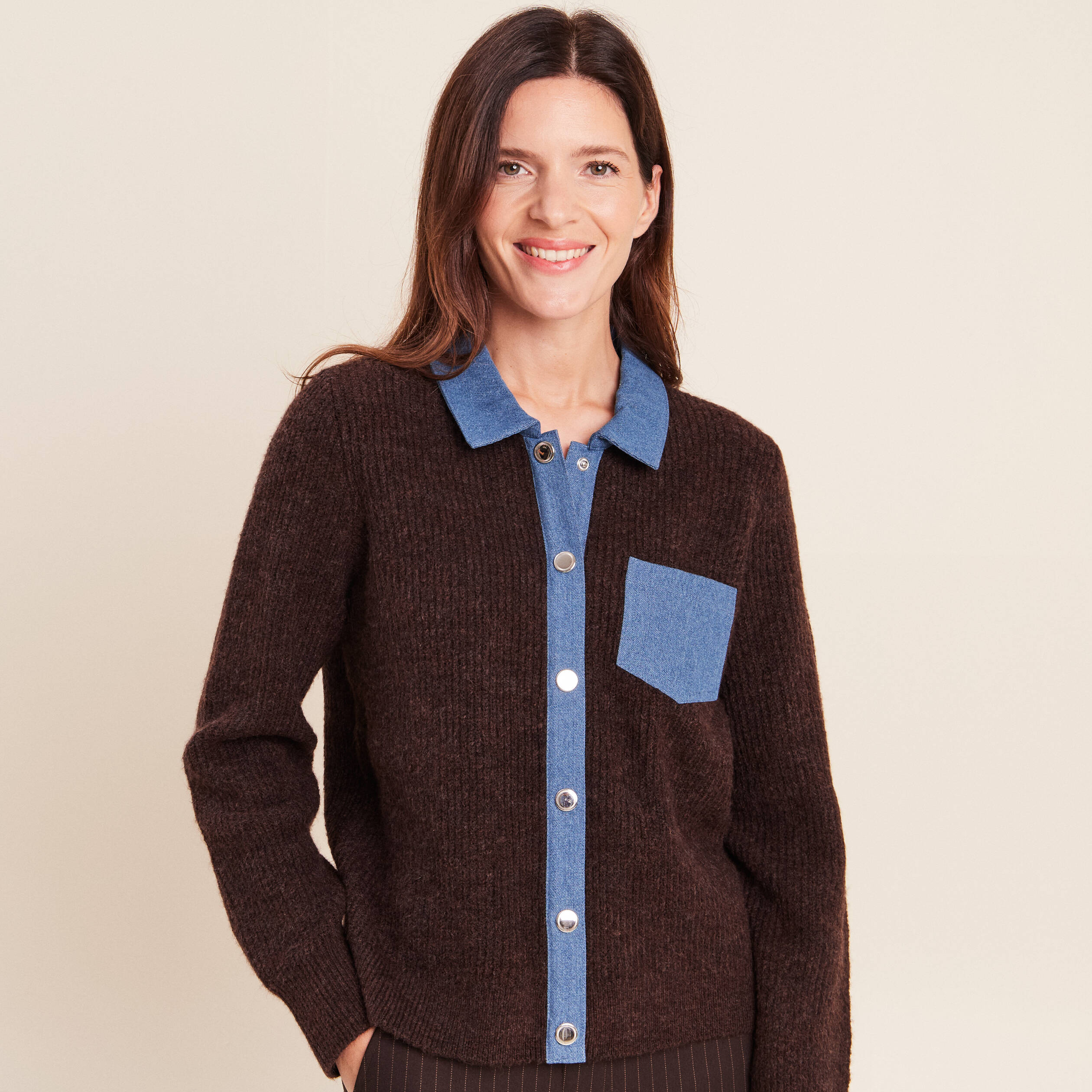 Veste col chemise manches longues marron fonc&eacute; femme