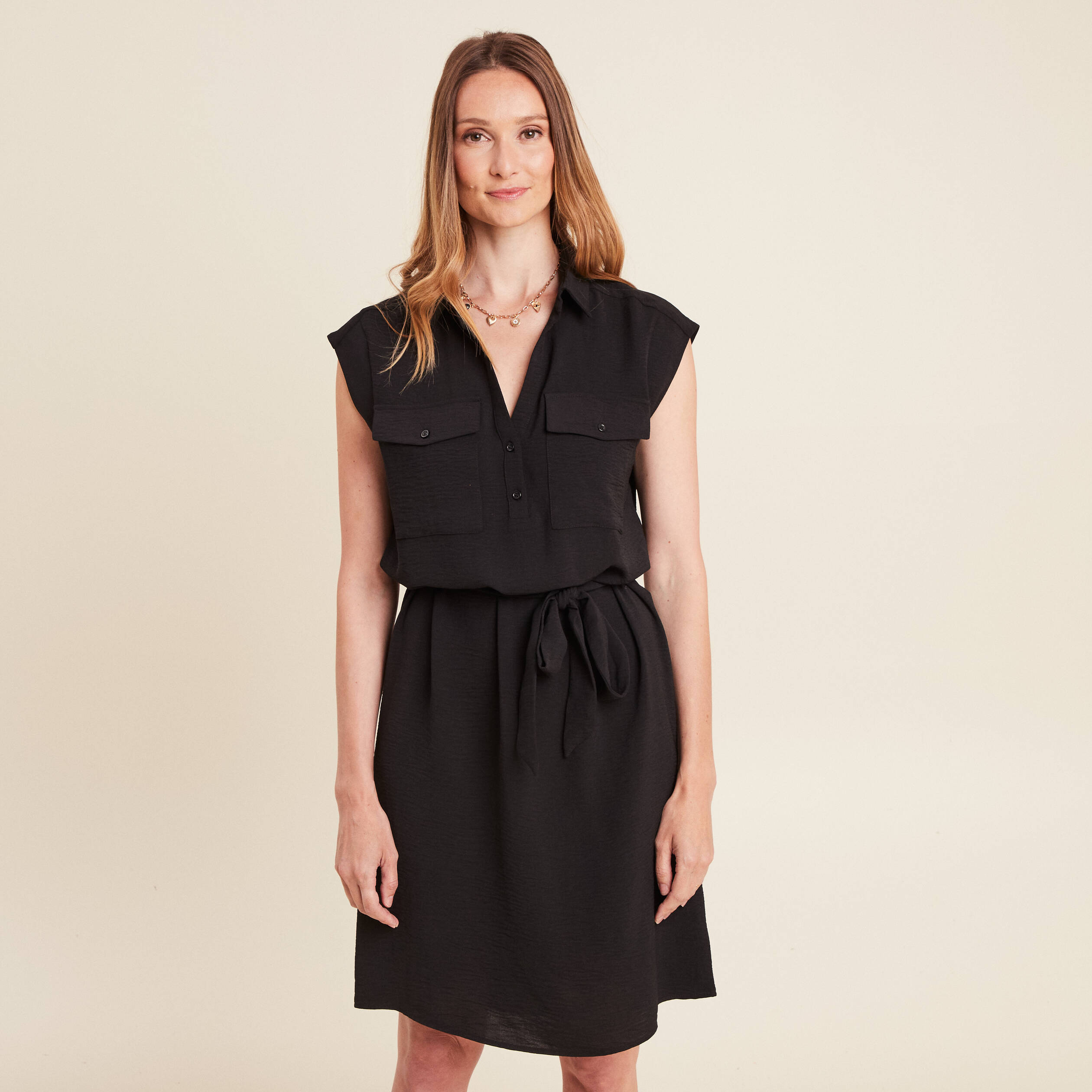 robe droite courte manches courtes noir femme Robe droite courte manches courtes noir femme