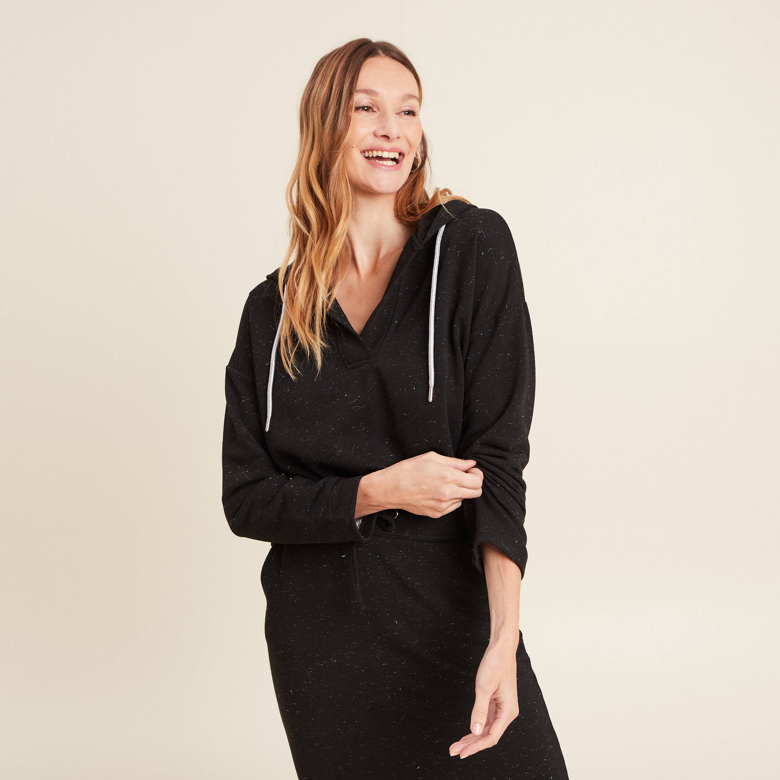sweat a capuche noir femme Sweat à capuche noir femme