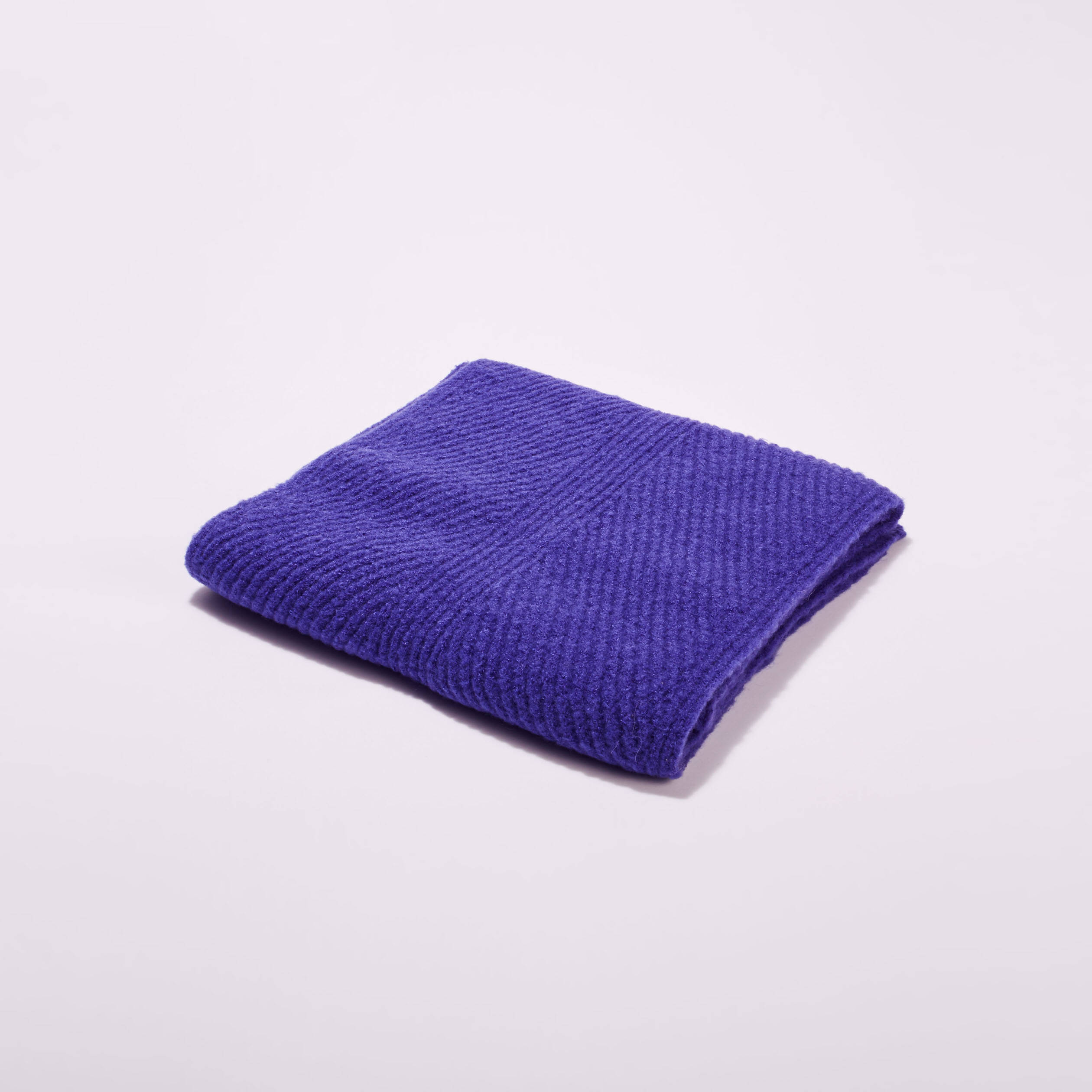 Écharpe tricotée bleu violet femme