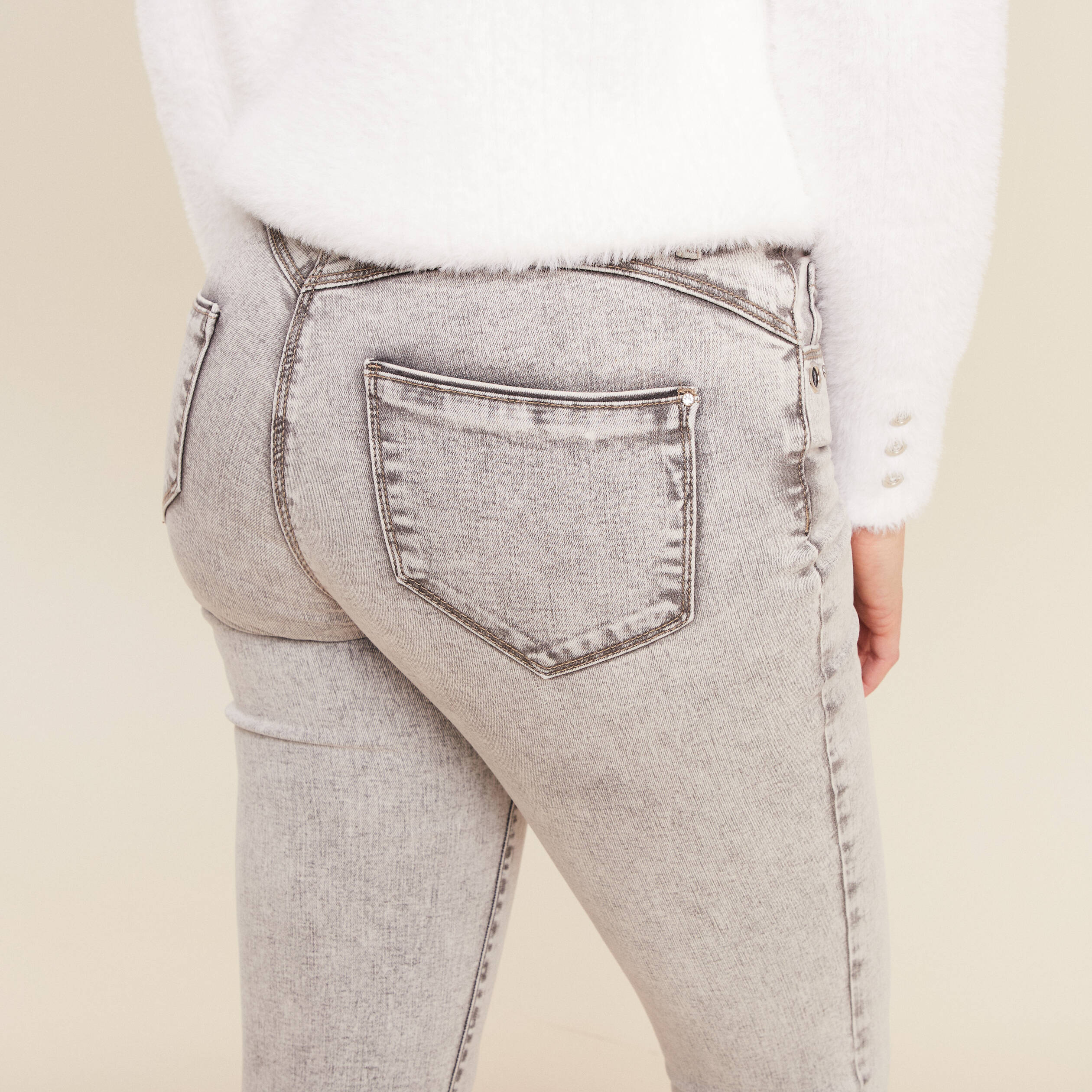 Jean ajust&eacute; taille bascul&eacute;e denim snow gris femme