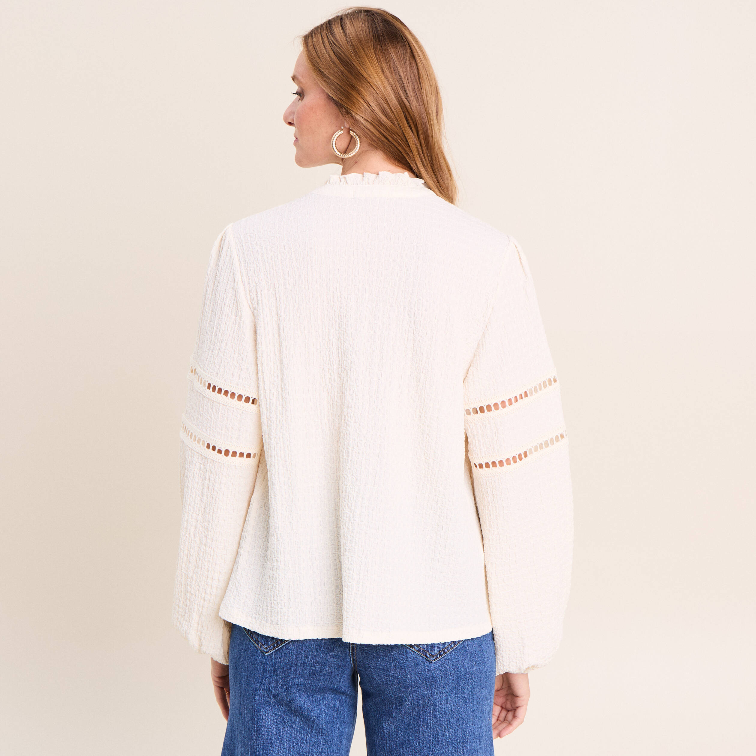 Blouse boh&egrave;me maille cr&ecirc;p&eacute;e ecru femme