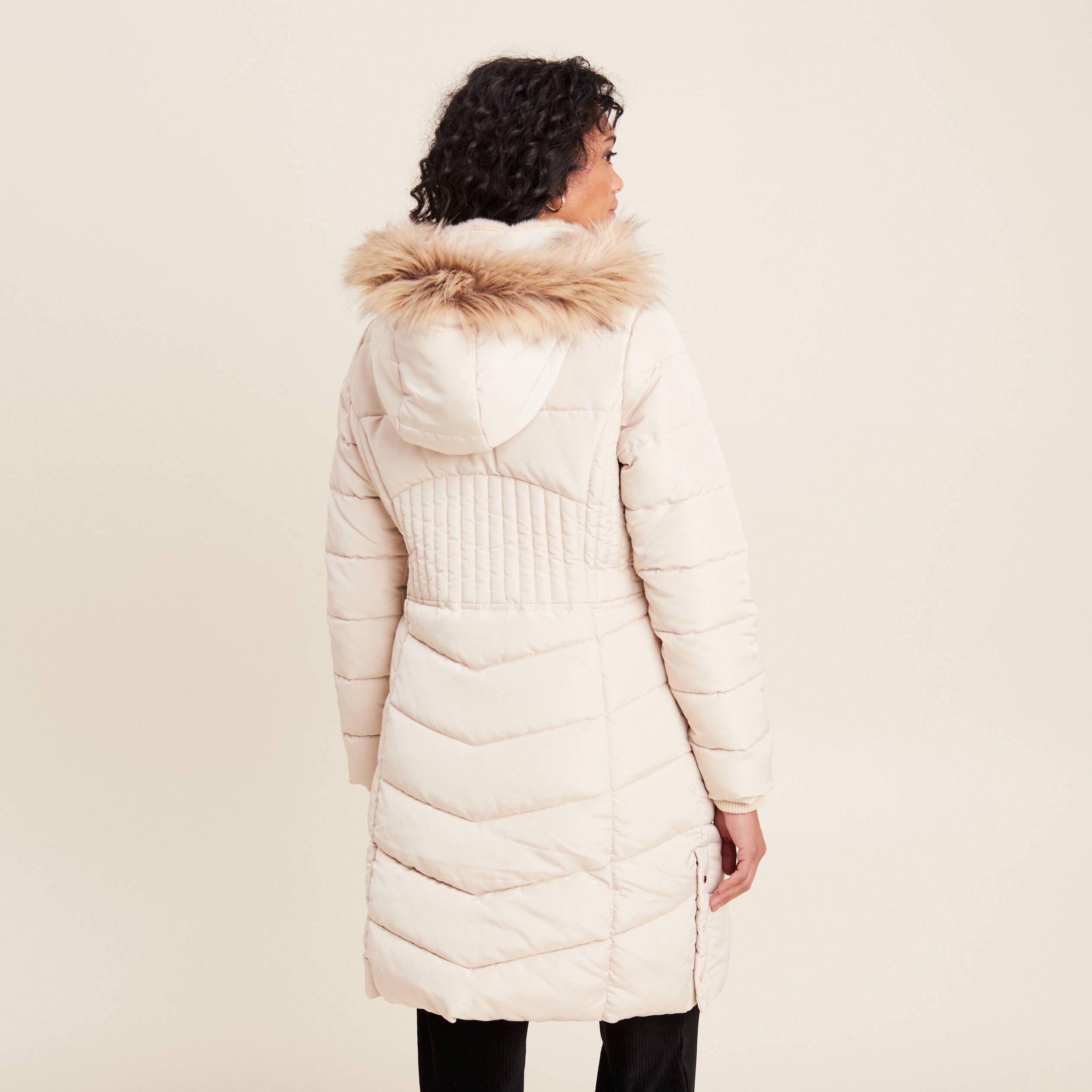 doudoune deperlante longue a capuche beige femme Doudoune déperlante longue à capuche beige femme