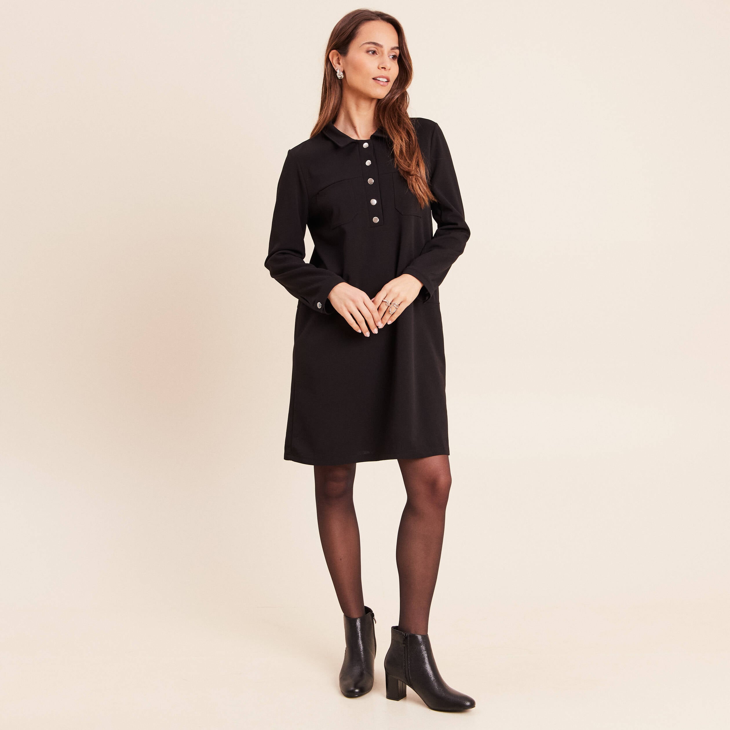 Robe droite courte en maille col chemise noir femme
