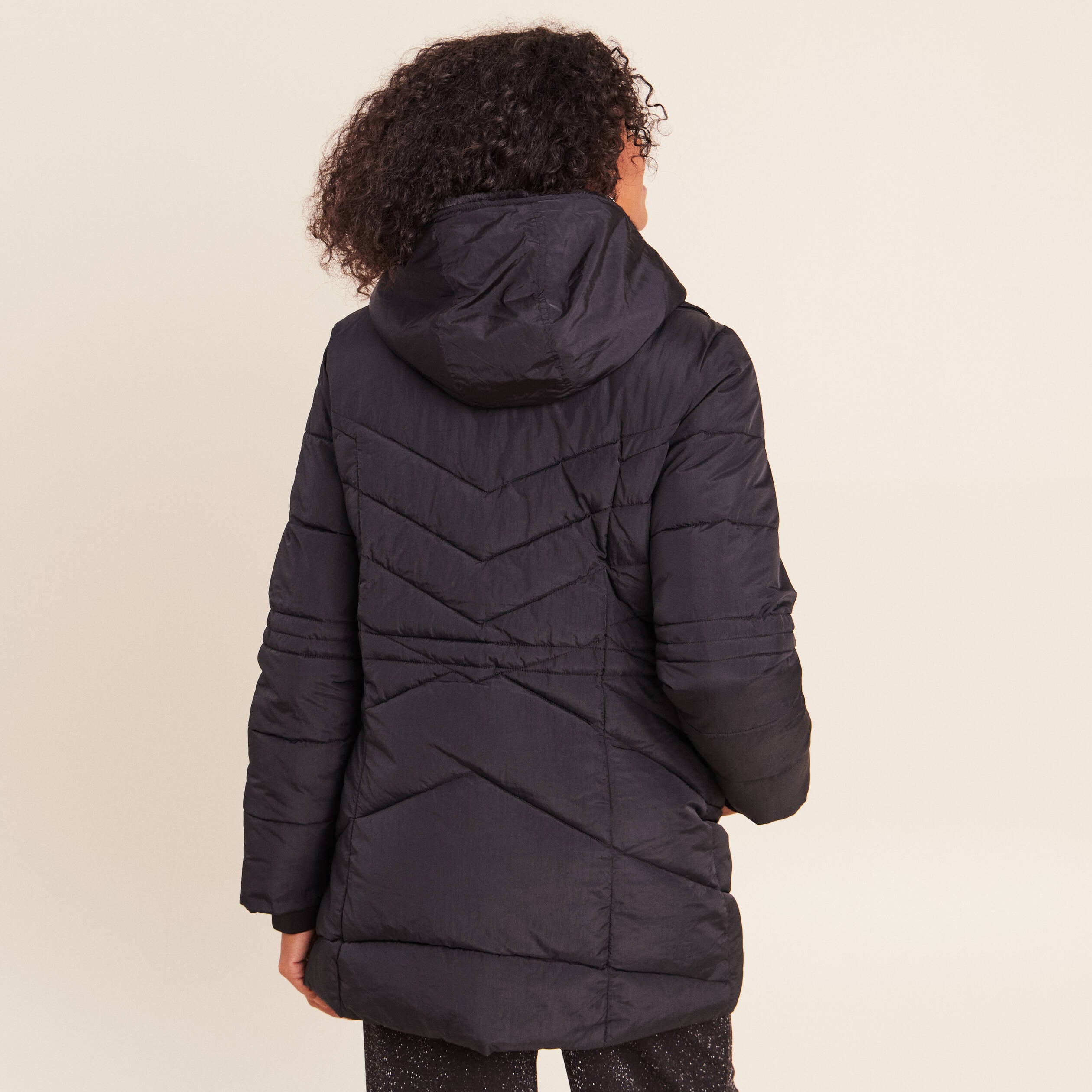 Doudoune cintr&eacute;e r&eacute;versible avec capuche noir femme