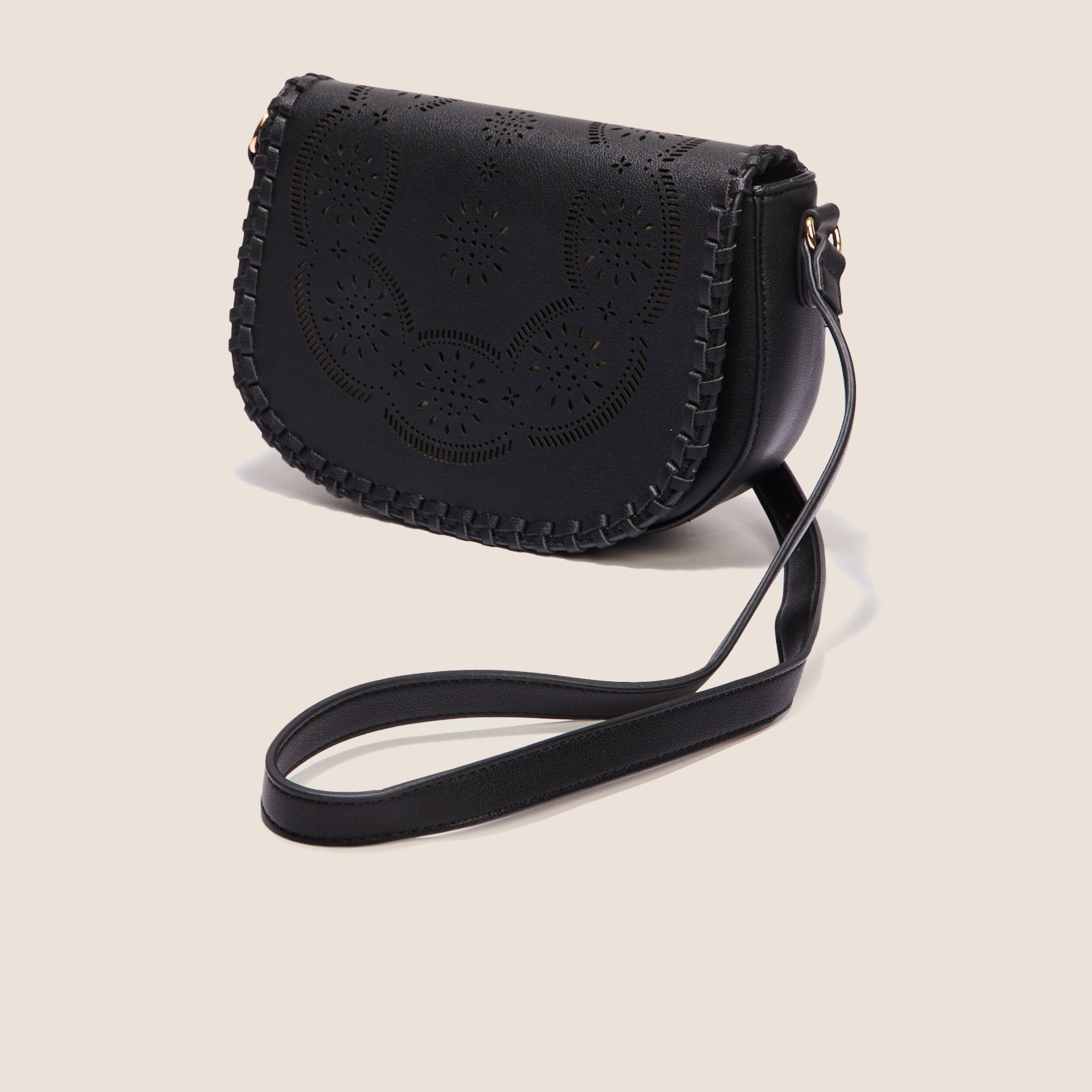 sac besace perfore noir femme Sac besace perforé noir femme