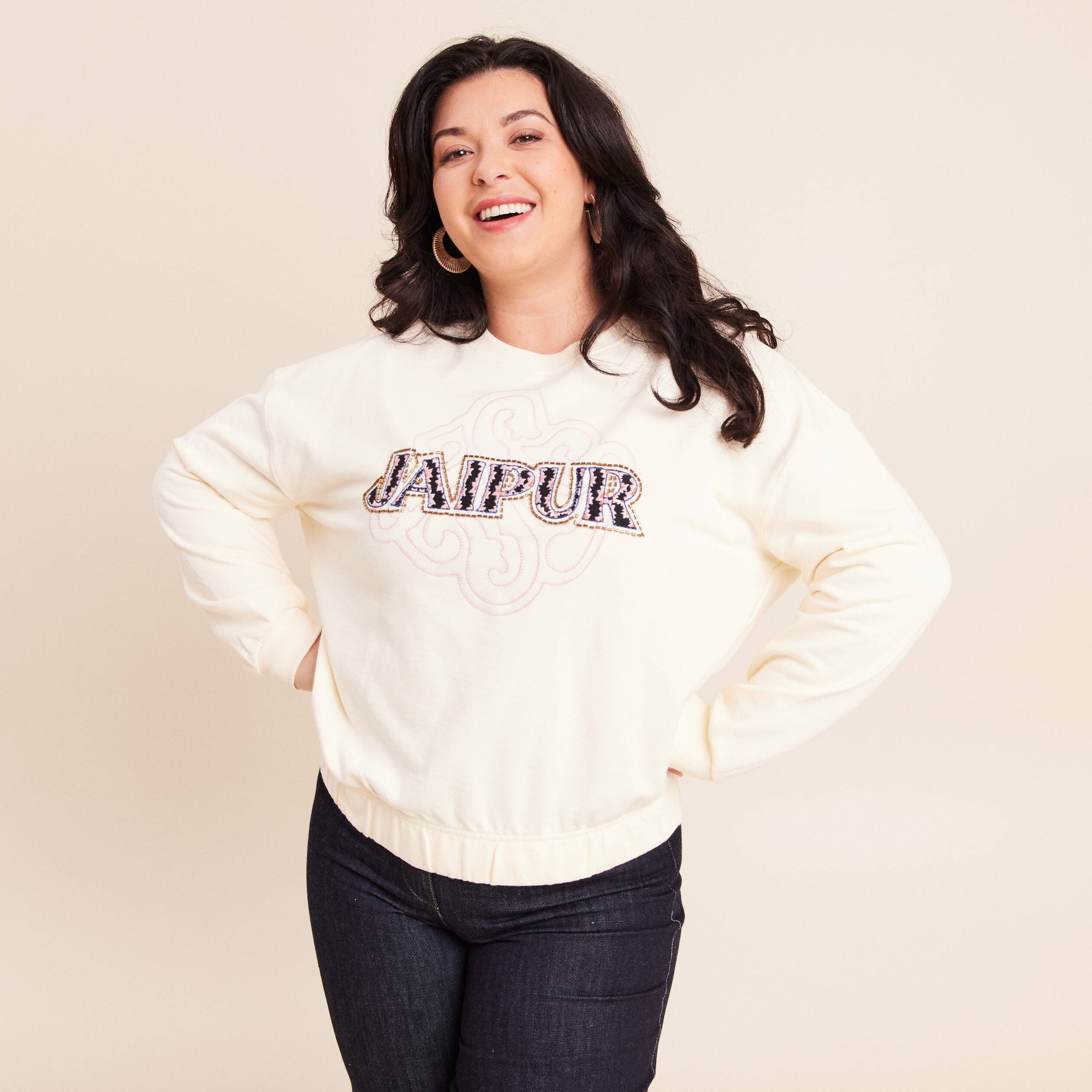 Sweat col rond broderie manches longues ecru femme
