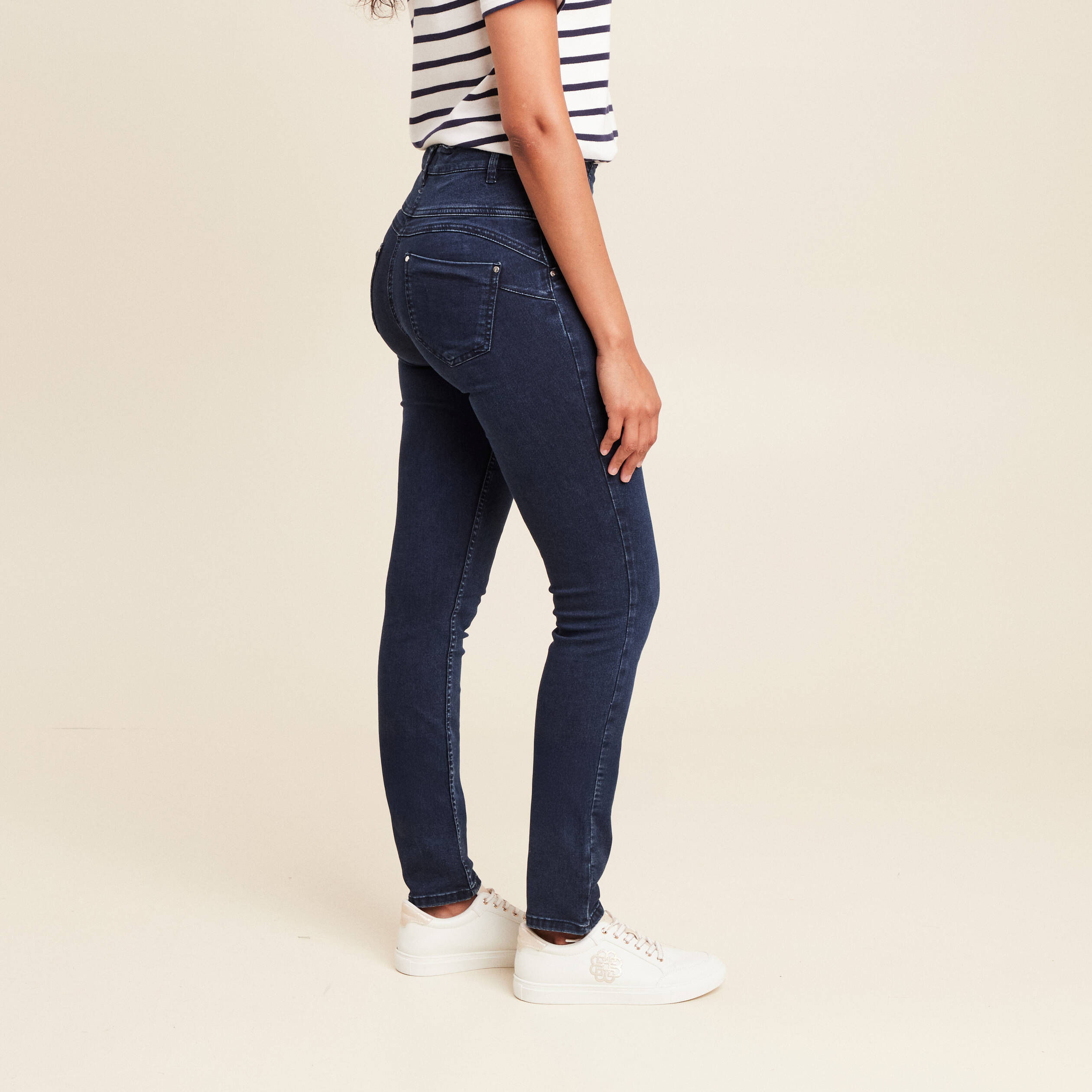 Jean magique Le gainant denim brut femme