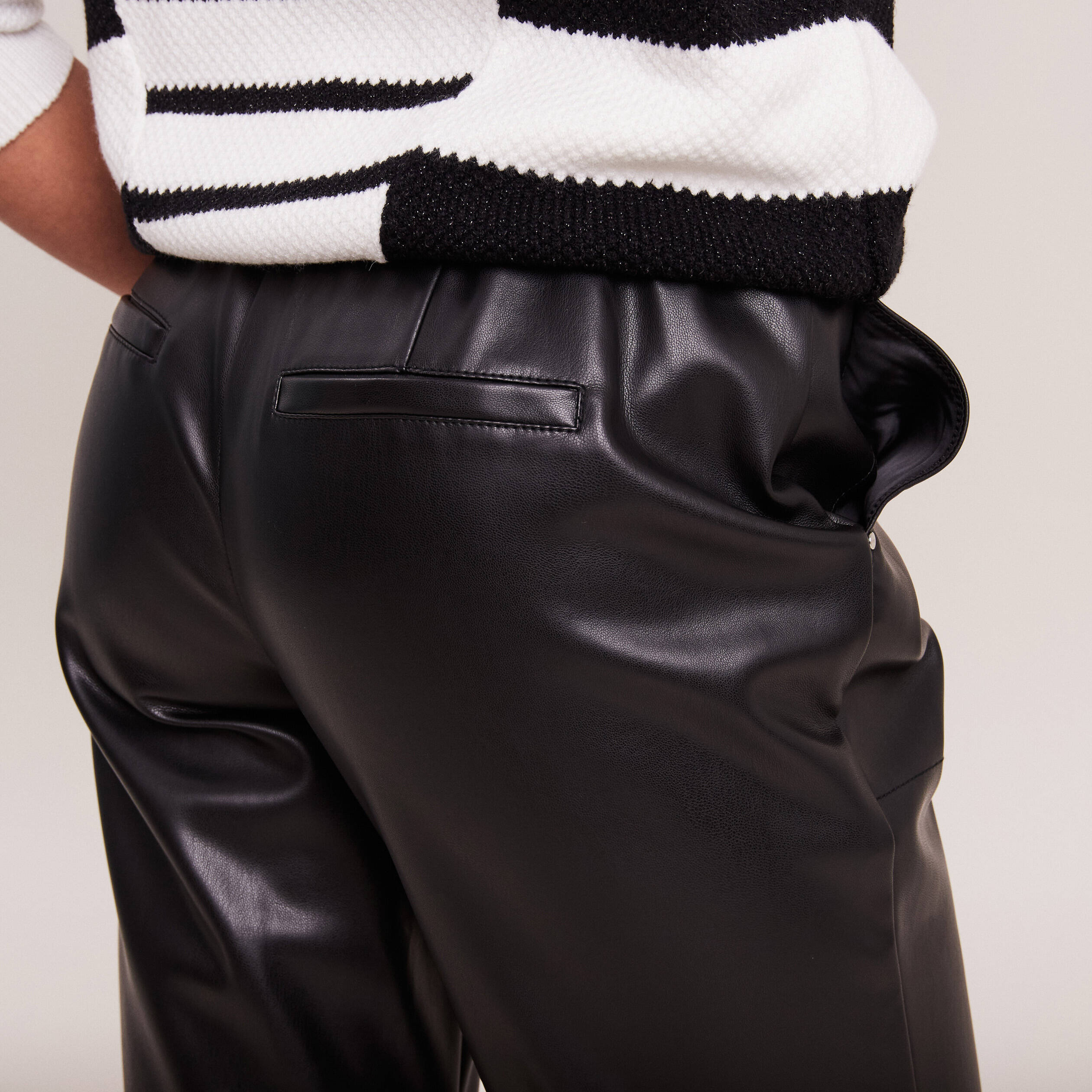 Pantalon simili top cuir bonobo