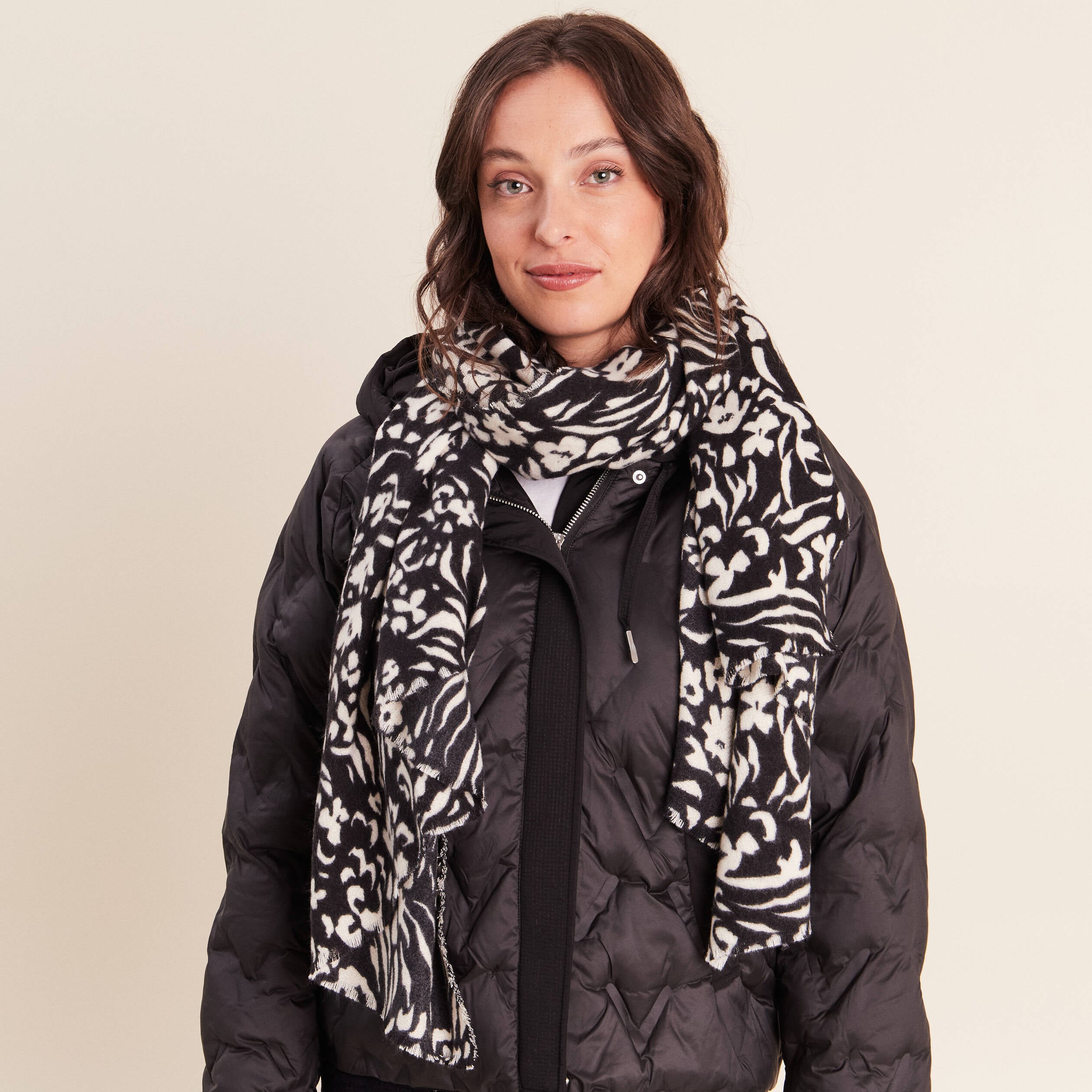 &Eacute;tole noir femme