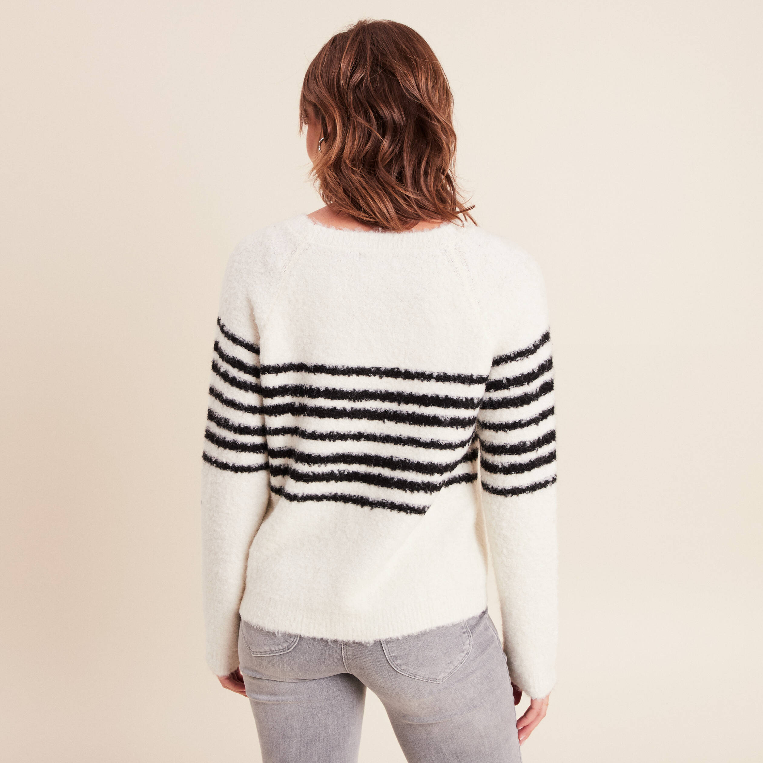 Pull bouclette col rond manches longues blanc femme