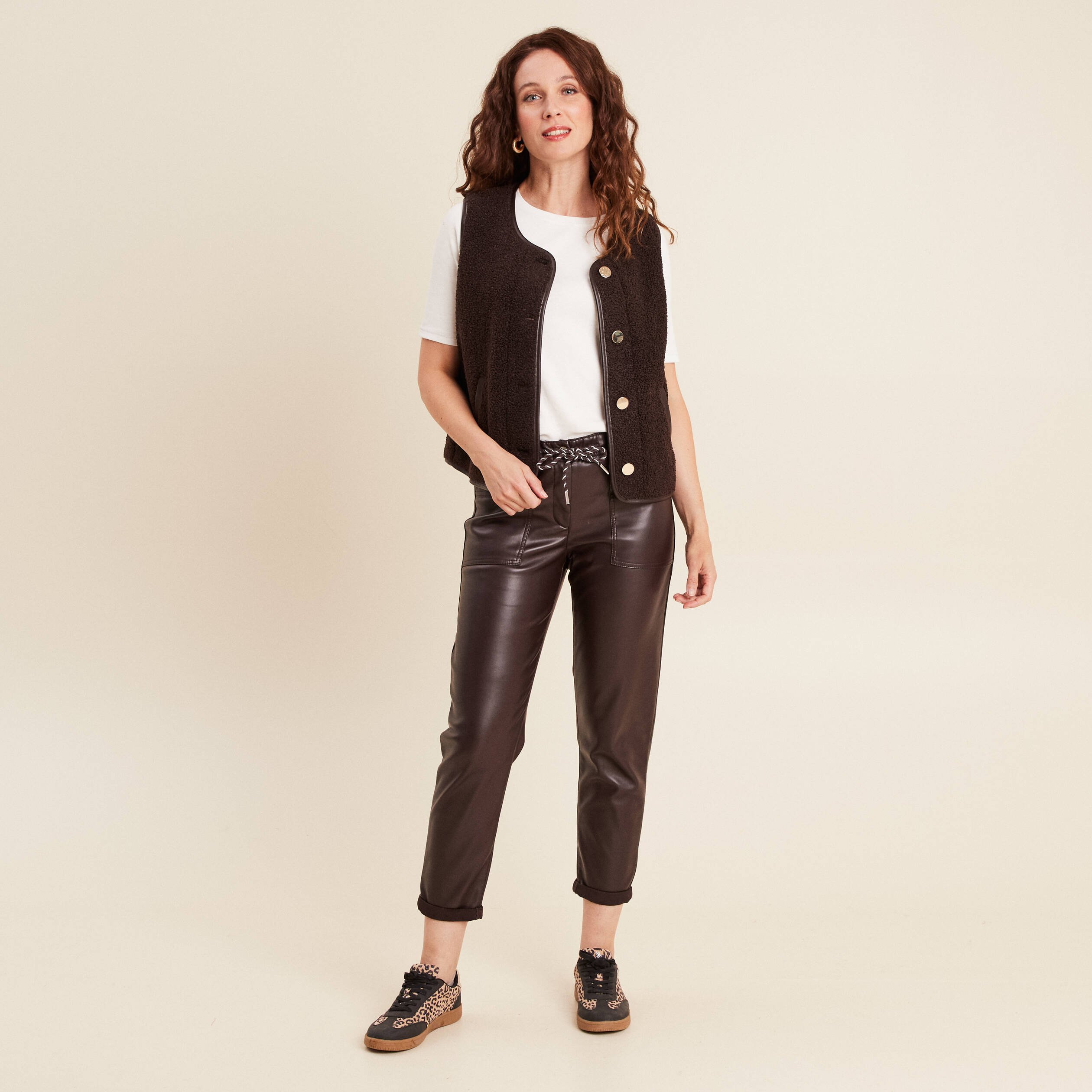 gilet sans manches sans col marron fonce femme Gilet sans manches sans col marron foncé femme
