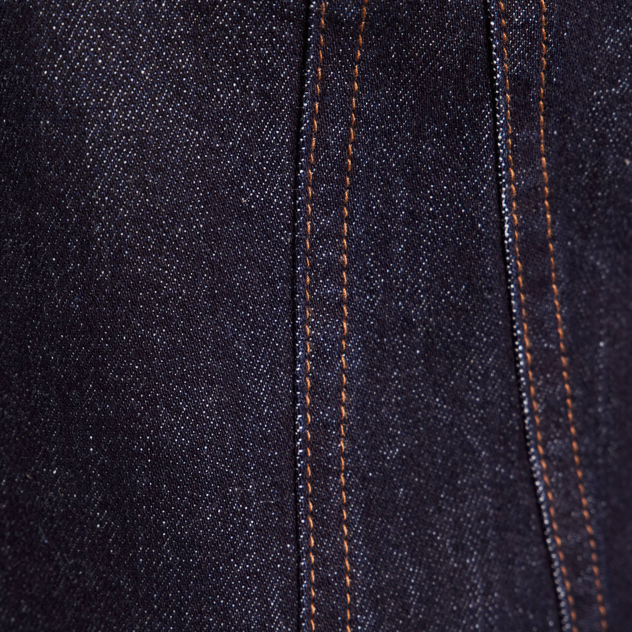 Chemise cintr&eacute;e en jean manches longues denim brut femme