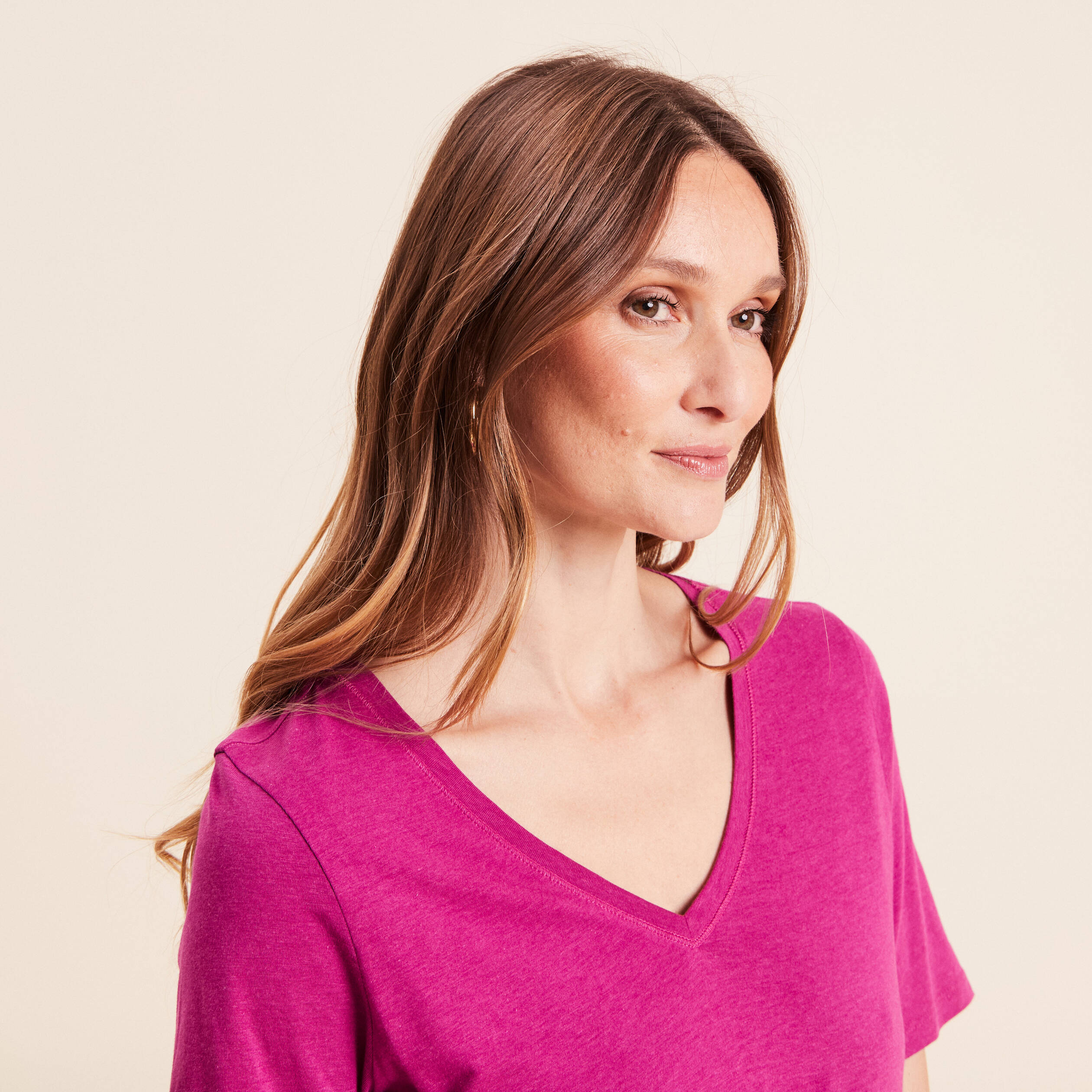 T-shirt col v manches courtes violet femme