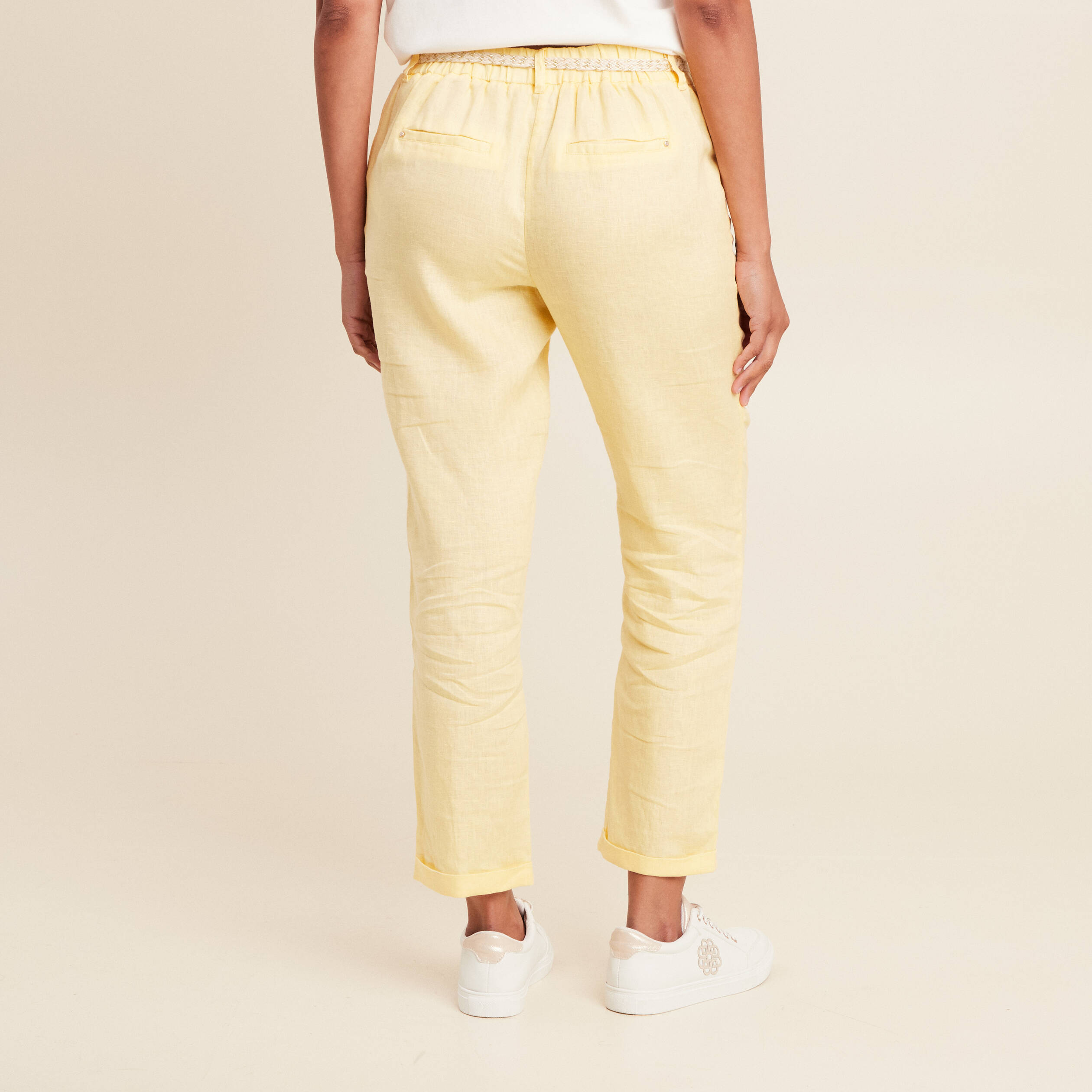 Pantalon flou ceinturé jaune clair femme