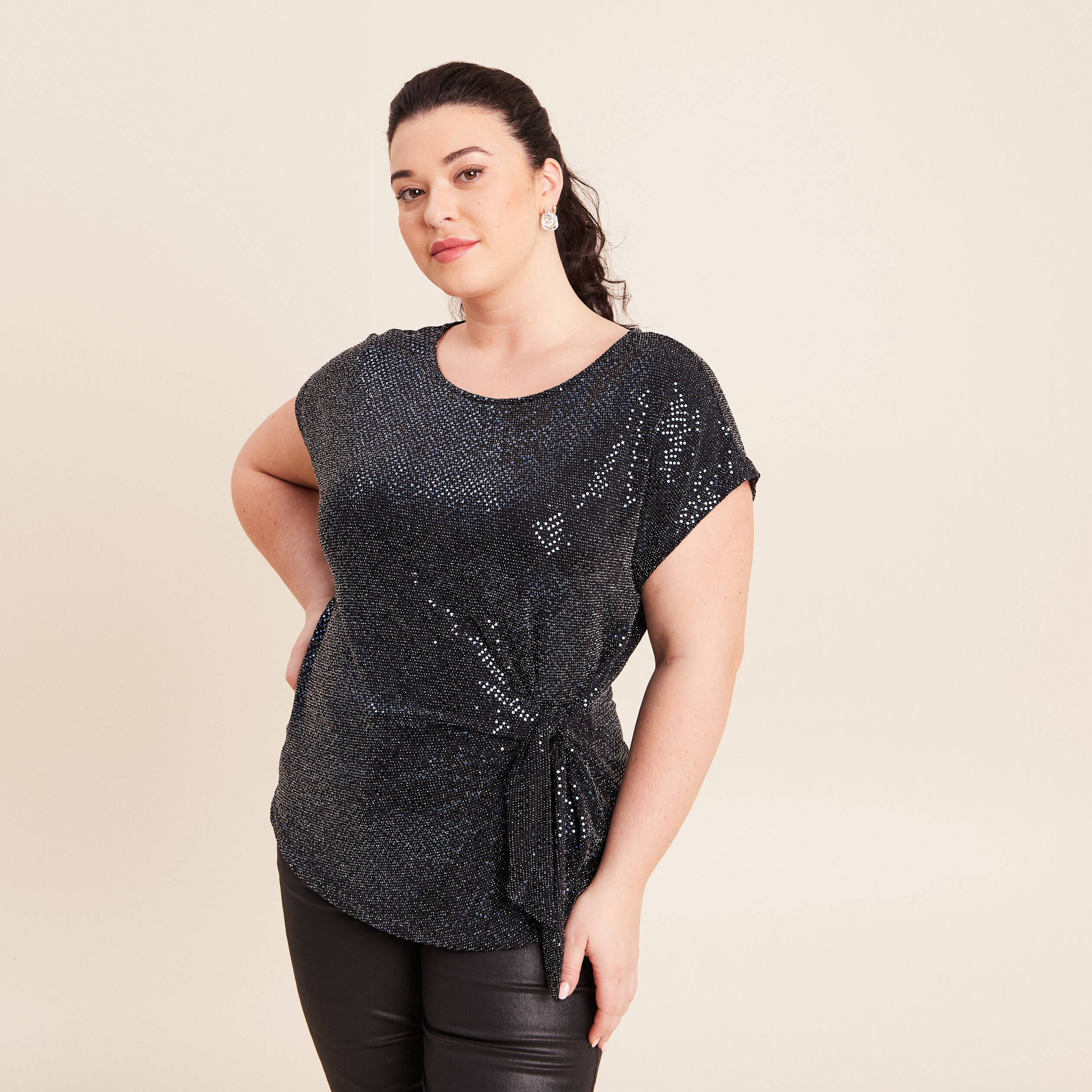 T-shirt cintr&eacute; &agrave; sequins col rond bleu marine femme
