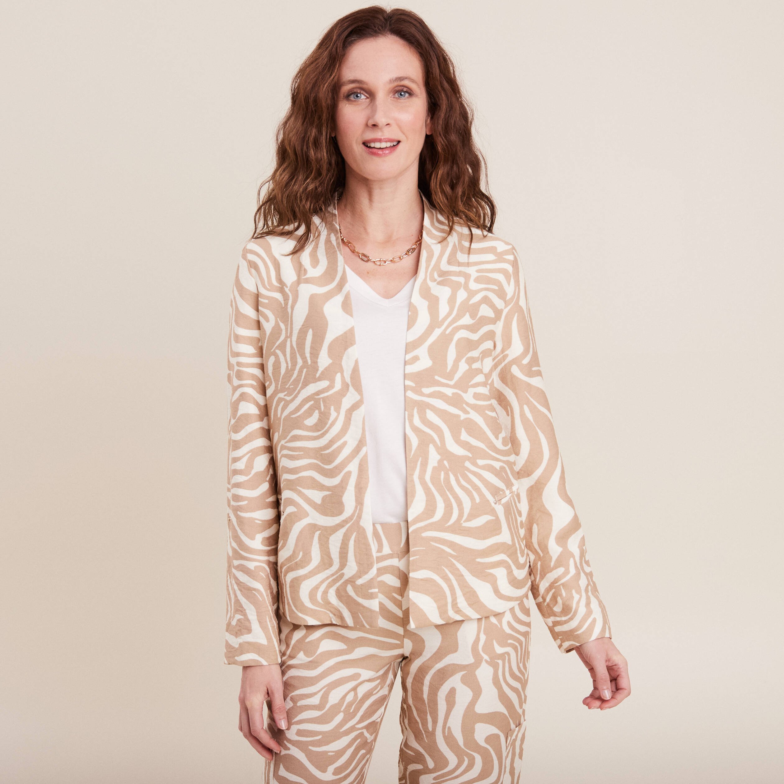 veste droite manches longues beige femme Veste droite manches longues beige femme