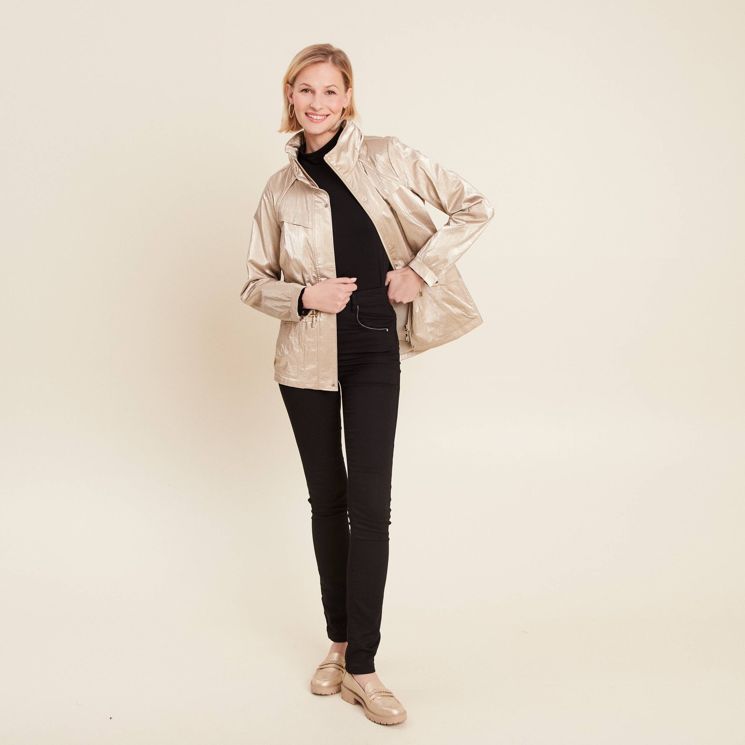 parka courte metallisee beige femme Parka courte métallisée beige femme