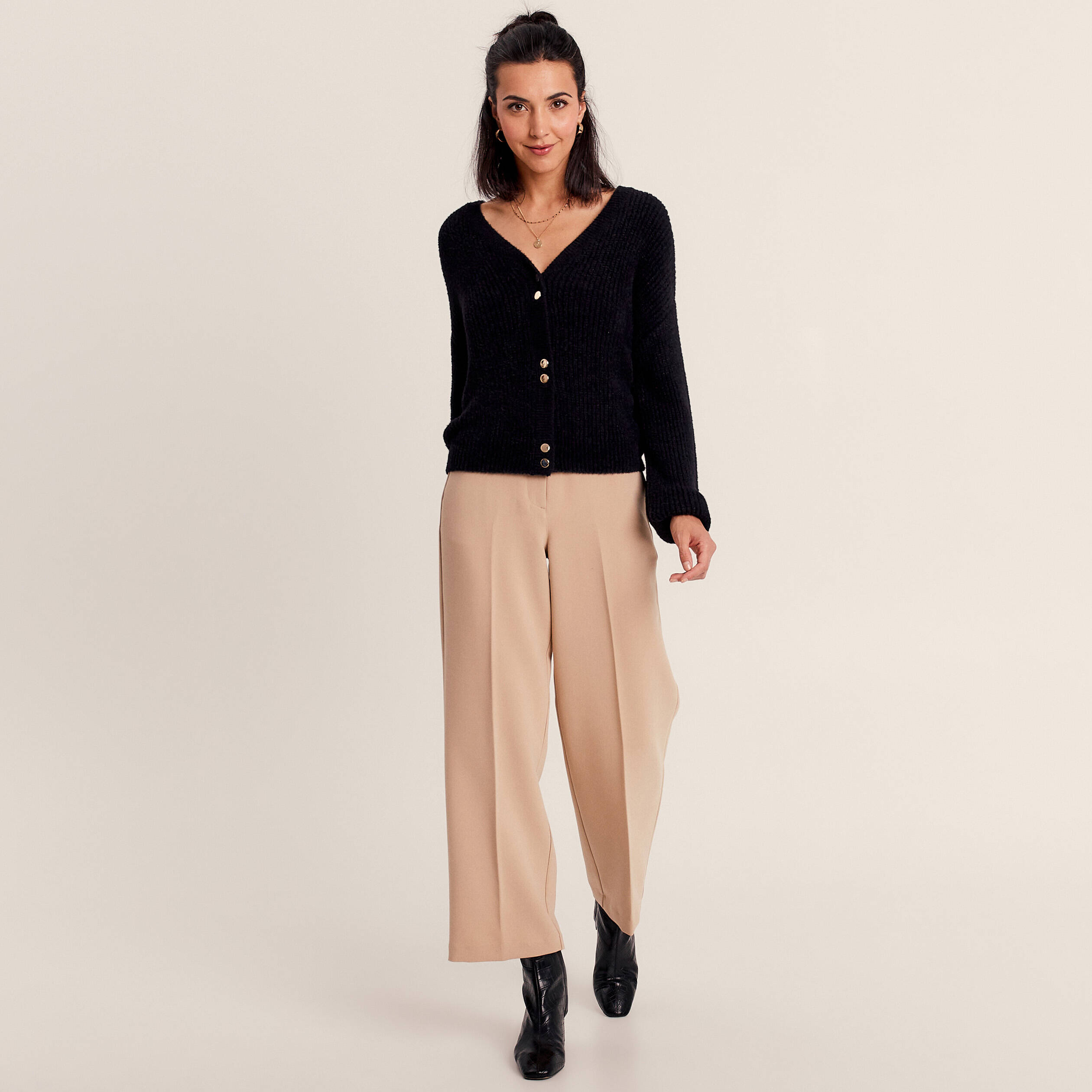 pantalon large fluide a pinces sable femme Pantalon large fluide à pinces sable femme