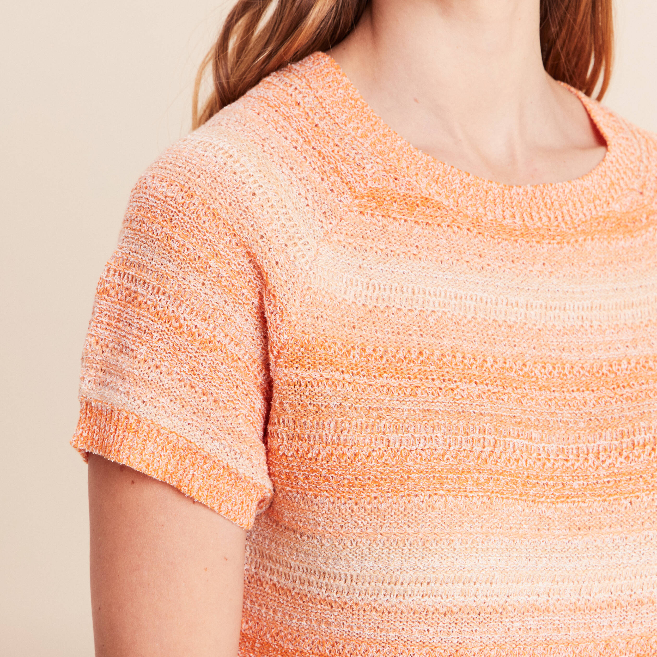 Pull col v manches courtes orange fluo femme