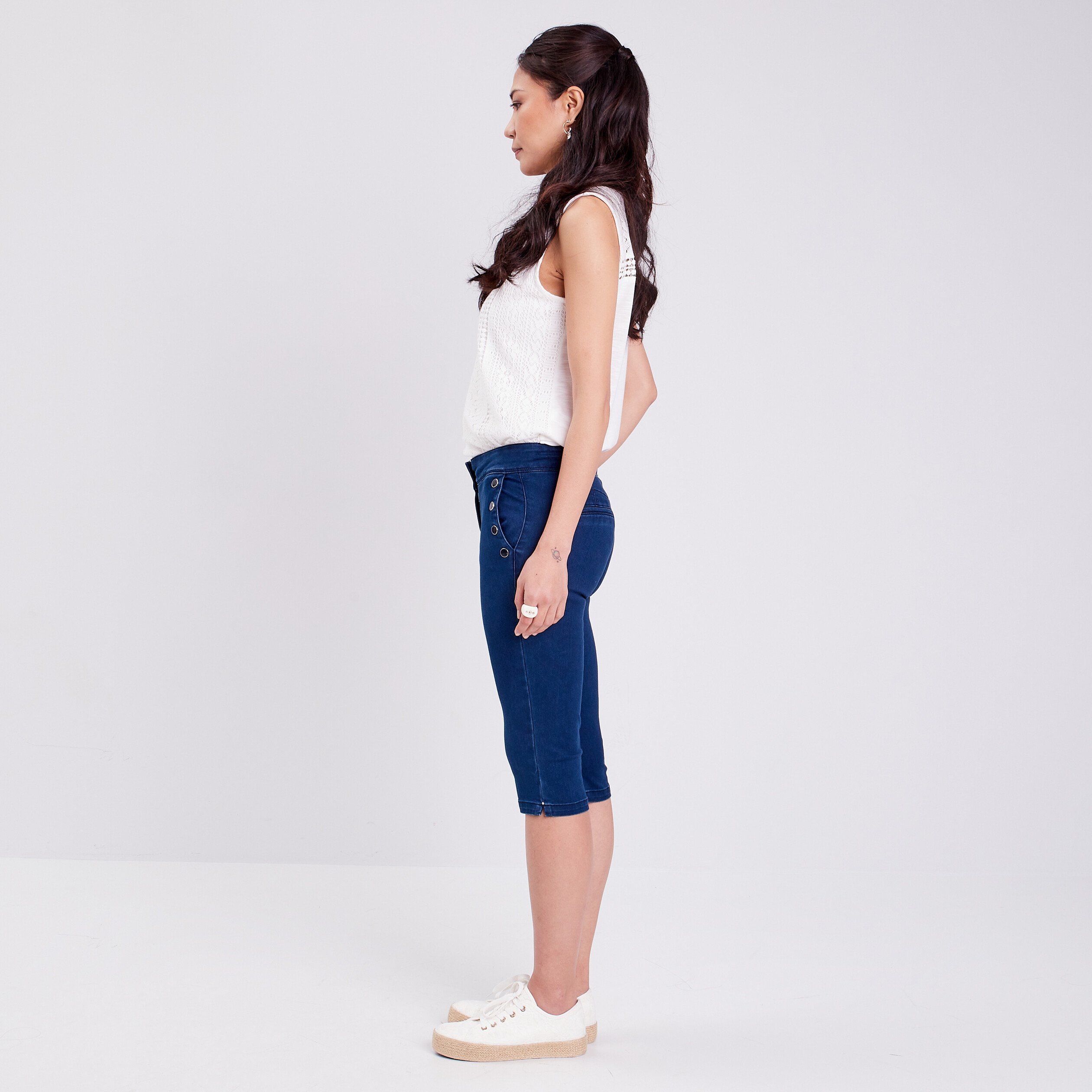 pantacourt ajuste en jean denim brut femme Pantacourt ajusté en jean denim brut femme
