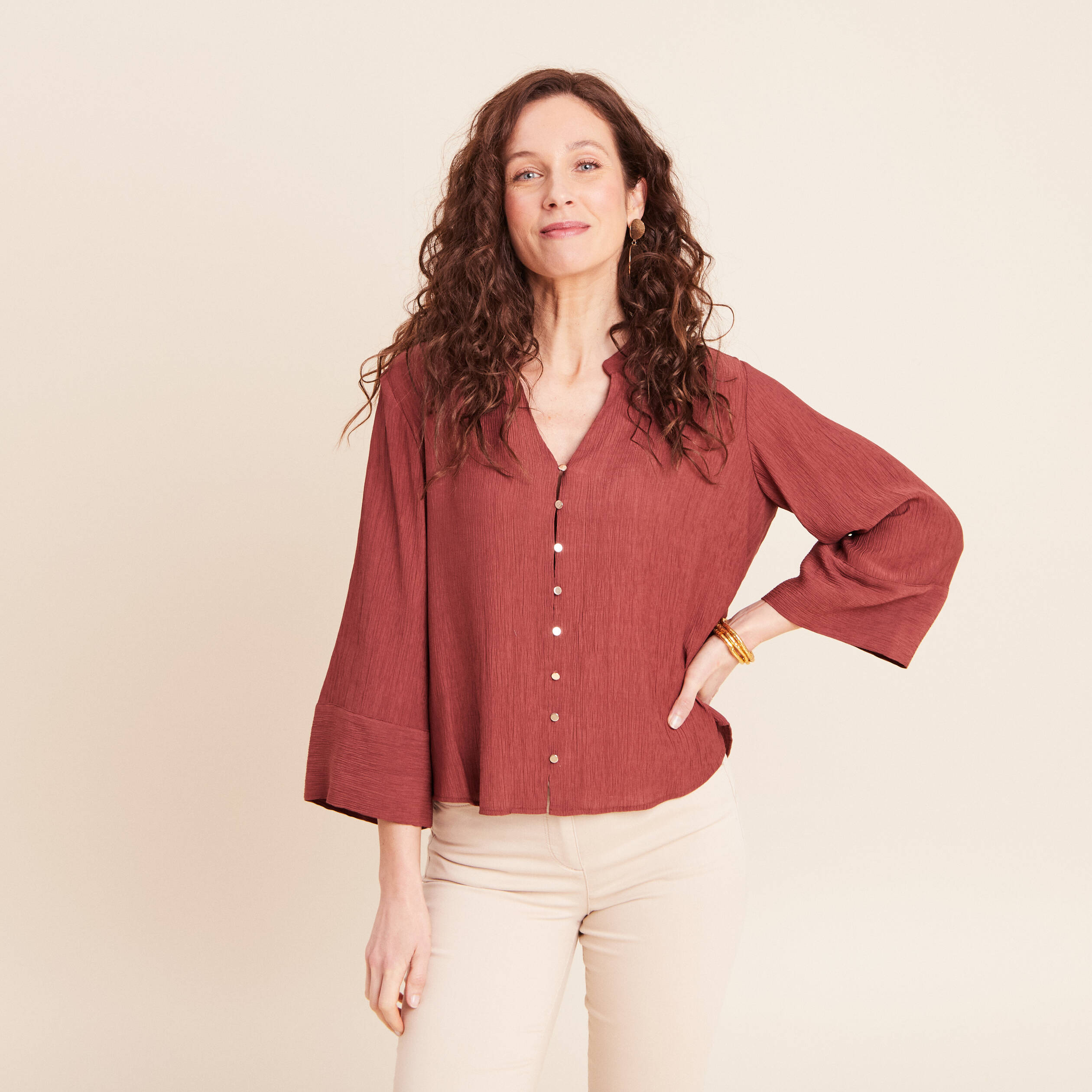 Blouse col v manches 3/4 fluide marron cognac femme