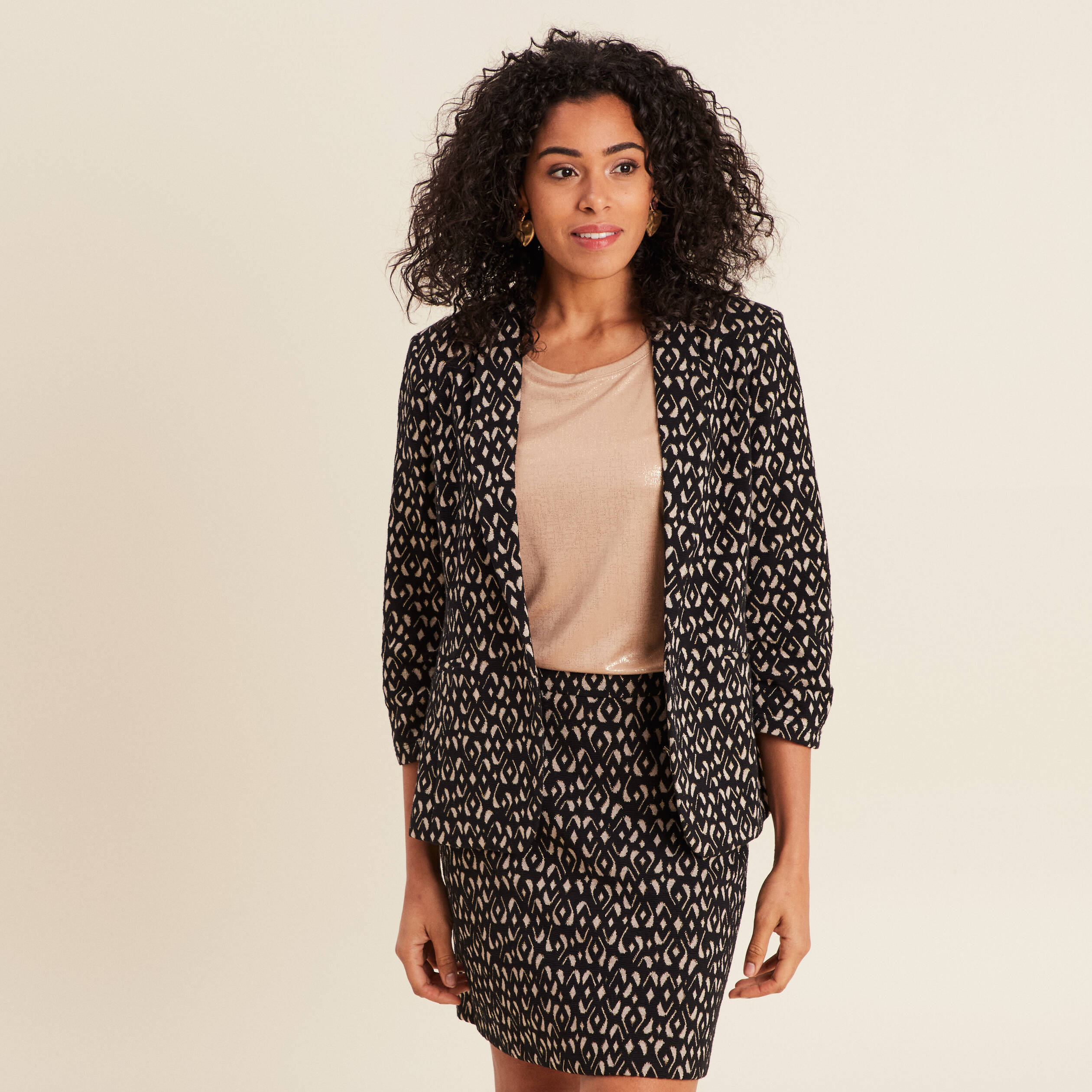 veste tailleur cintree noir femme Veste tailleur cintrée noir femme