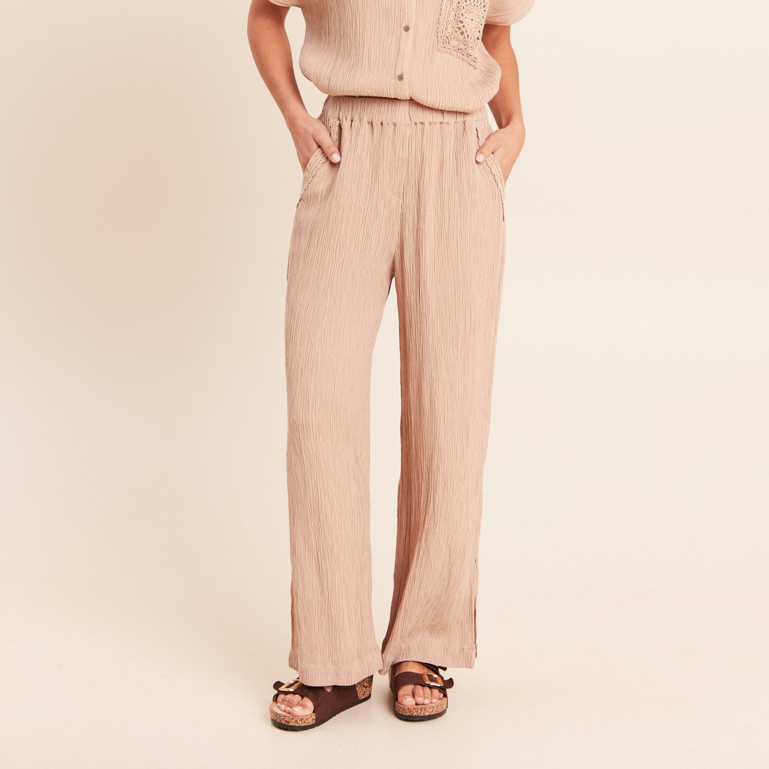Pantalon large taille haute pliss&eacute; sable femme