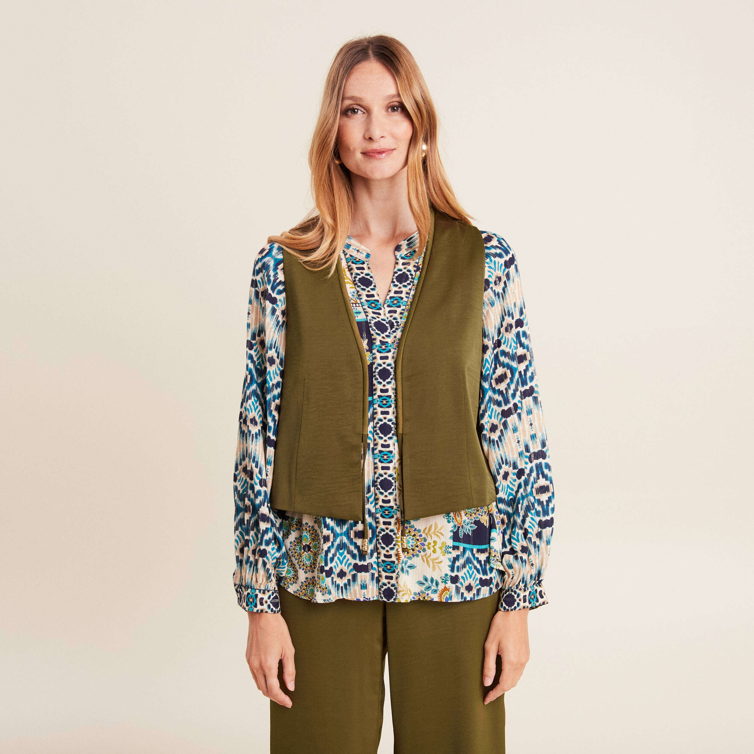 veston sans manches satin vert olive femme Veston sans manches satin vert olive femme